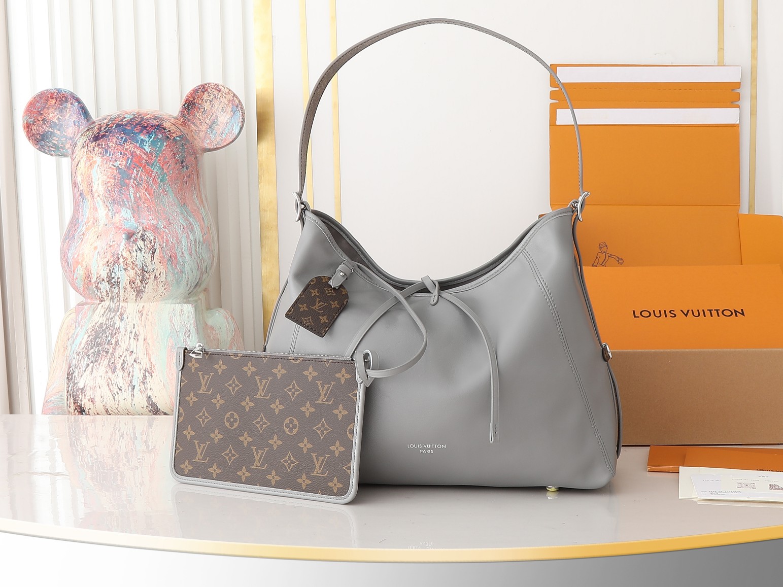 Carryall Vibe Mm Bag Gris Trianon Lambskin M12583