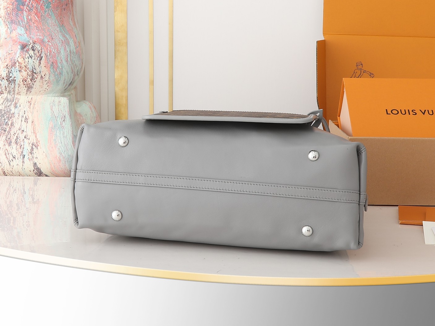 Carryall Vibe Mm Bag Gris Trianon Lambskin M12583