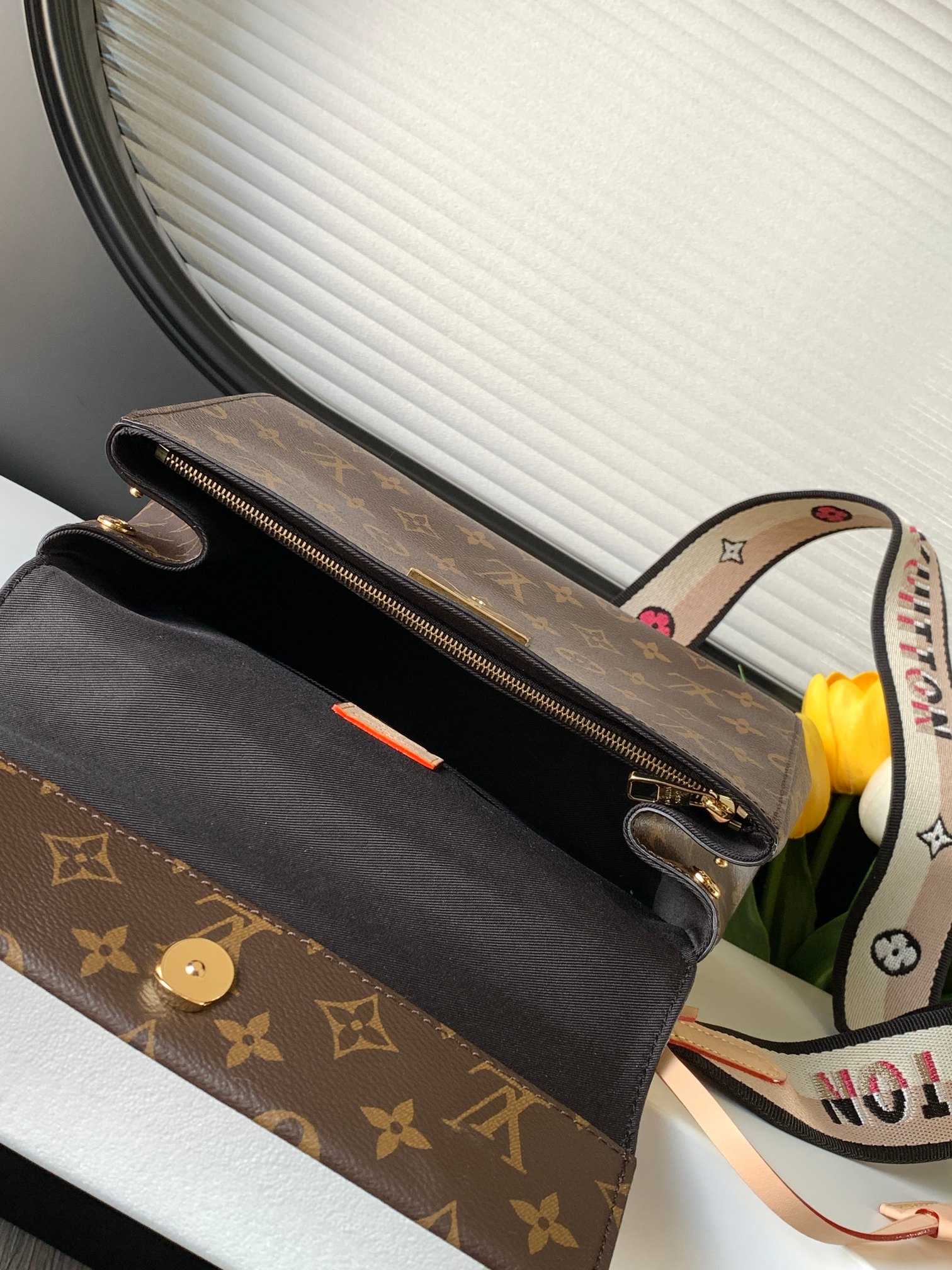 Cluny Bb Handbags Monogram Black M46055