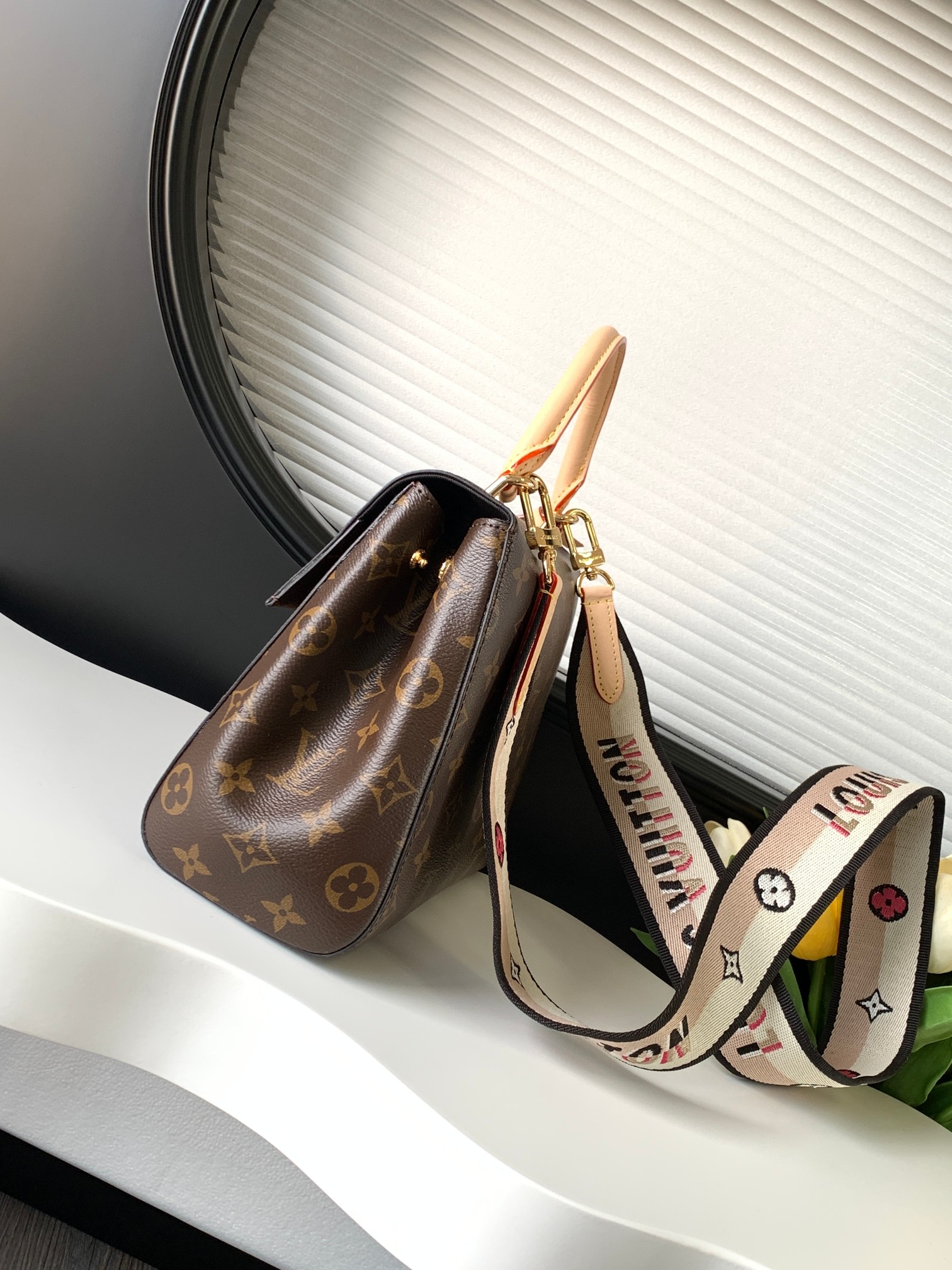 Cluny Bb Handbags Monogram Black M46055