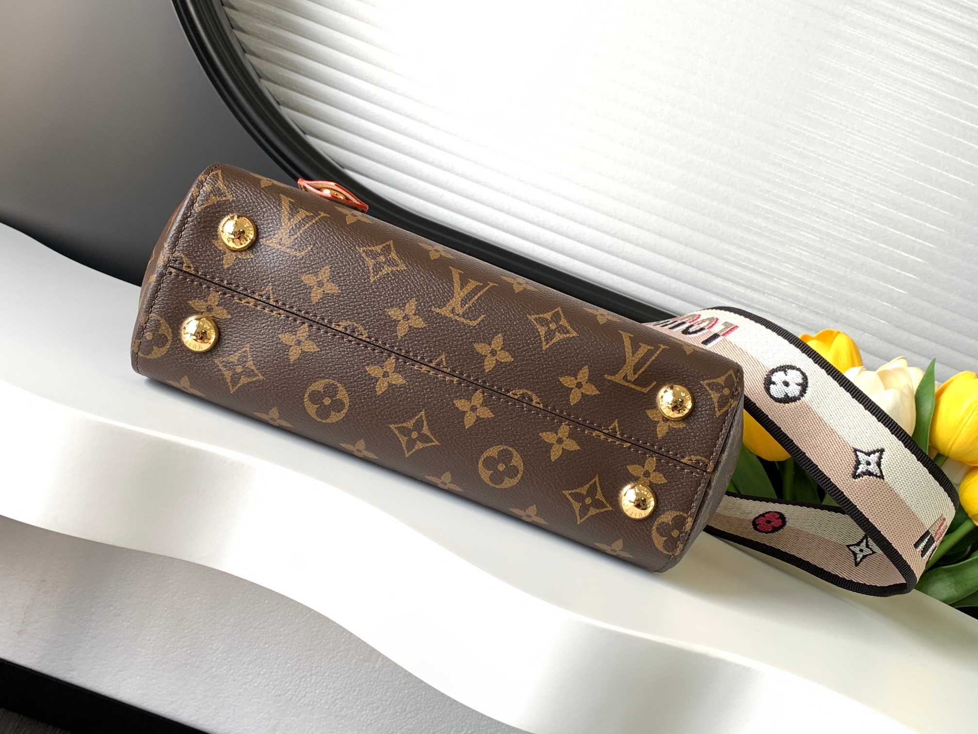 Cluny Bb Handbags Monogram Black M46055