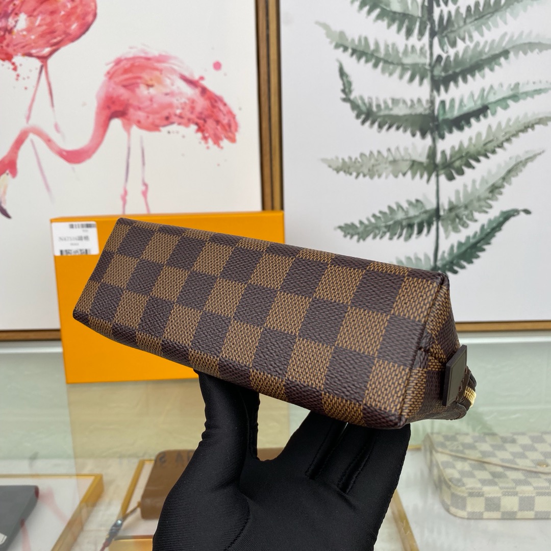 Cosmetic Pouch Designer Makeup Bag Damier Ebene M47515