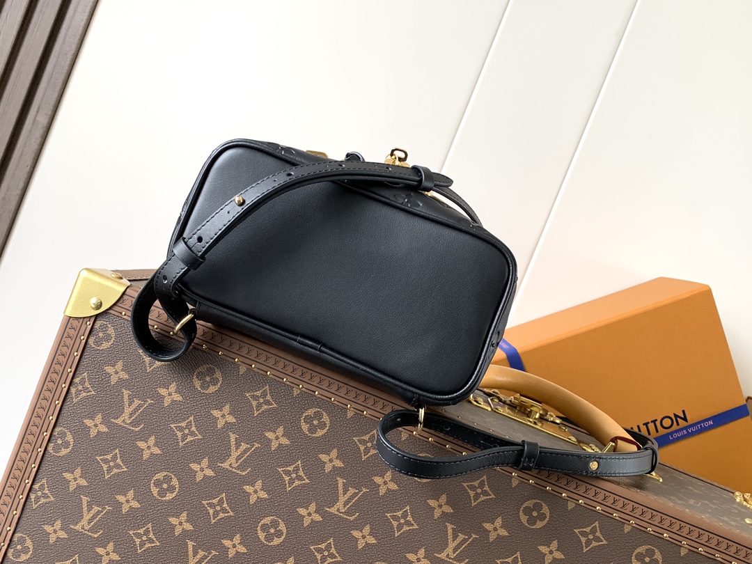 Coussin Backpack Pm Black Lambskin Leather M13357