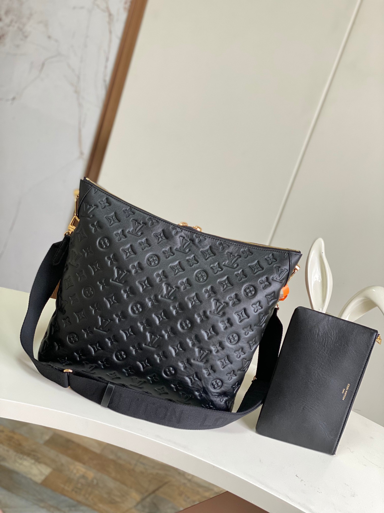 Coussin Hobo Bag Mm Black Calf Leather M12068