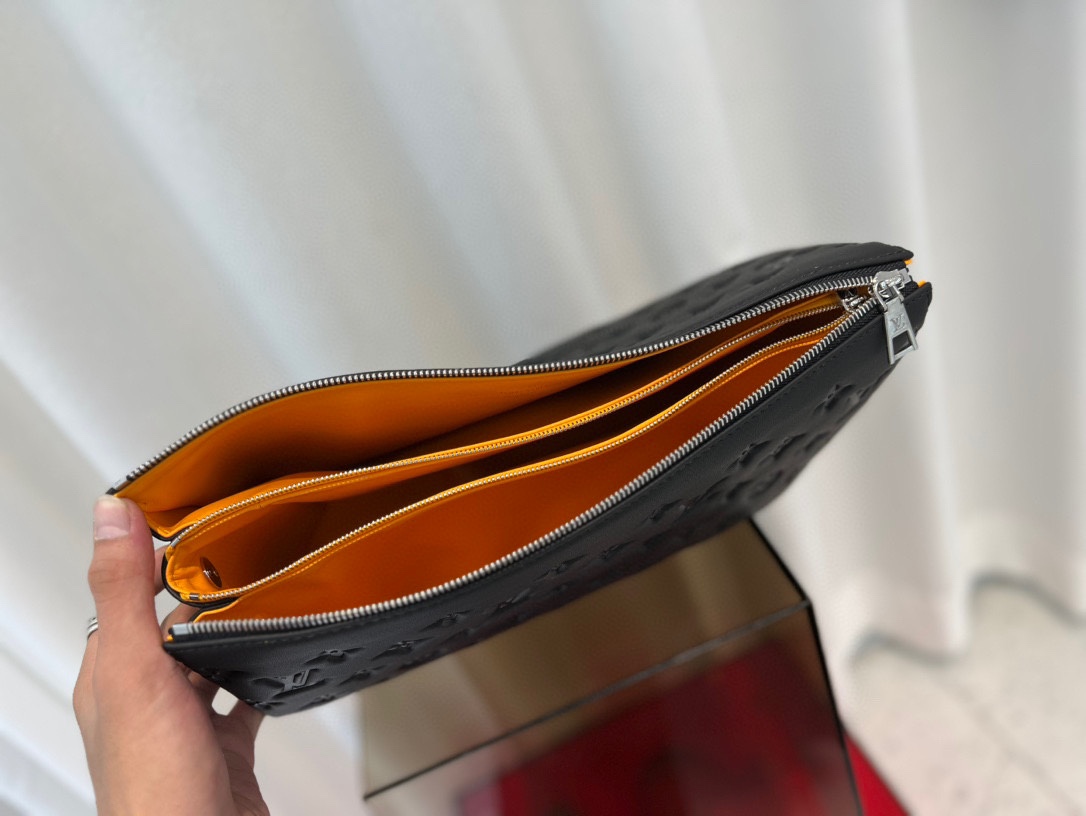 Coussin Mm Bag Black Lambskin M23057