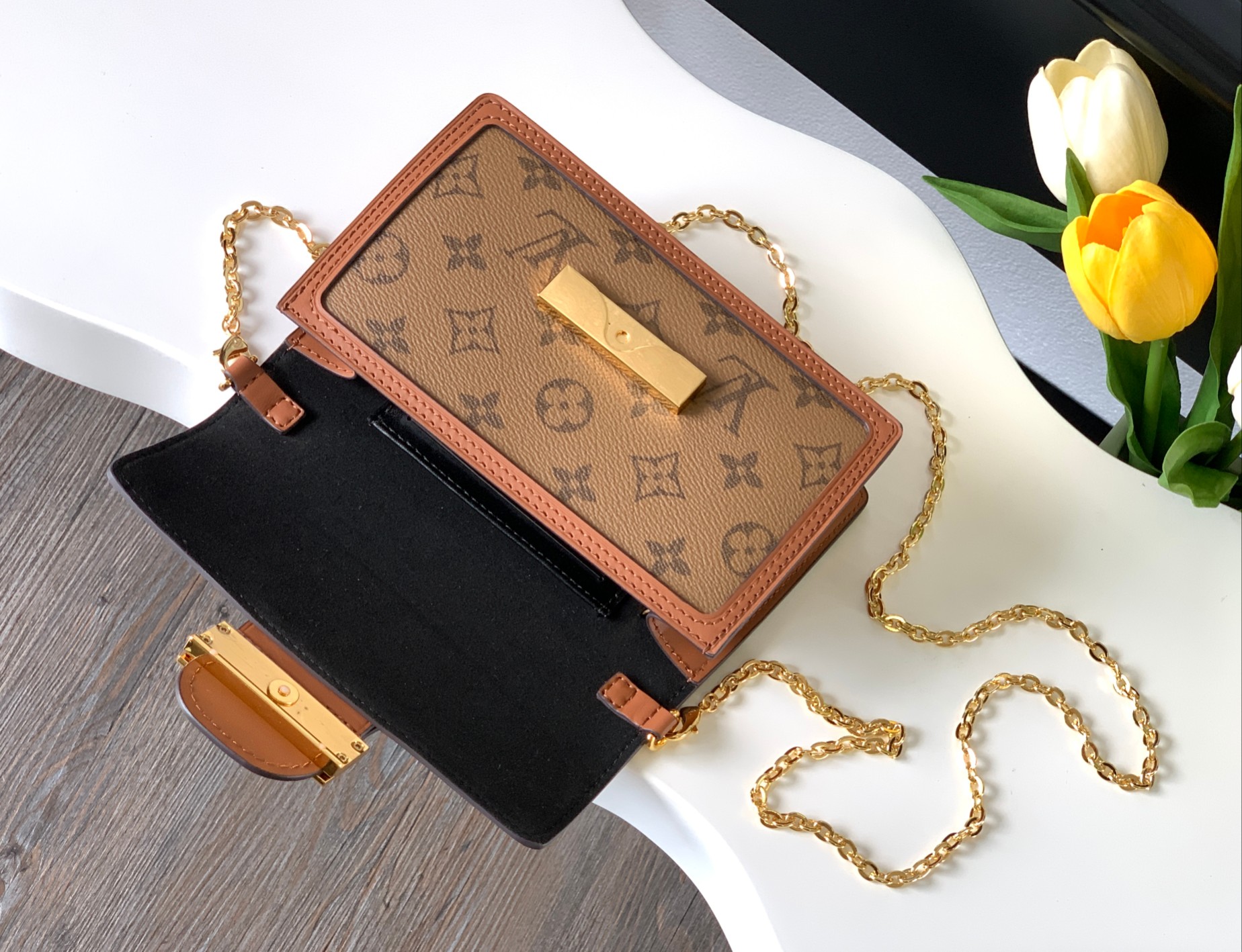 Dauphine Chain Wallet Monogram Reverse M68746