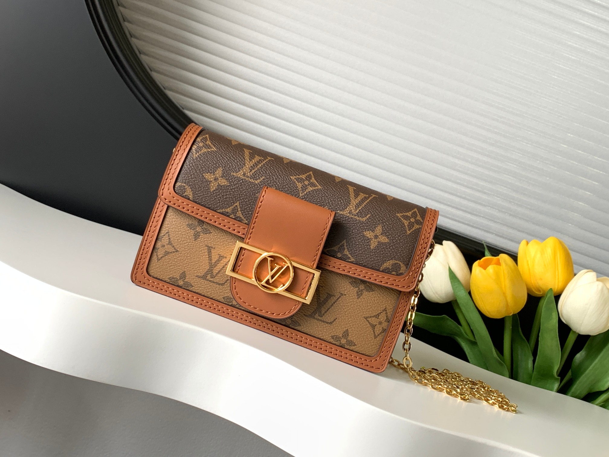 Dauphine Chain Wallet Monogram Reverse M68746