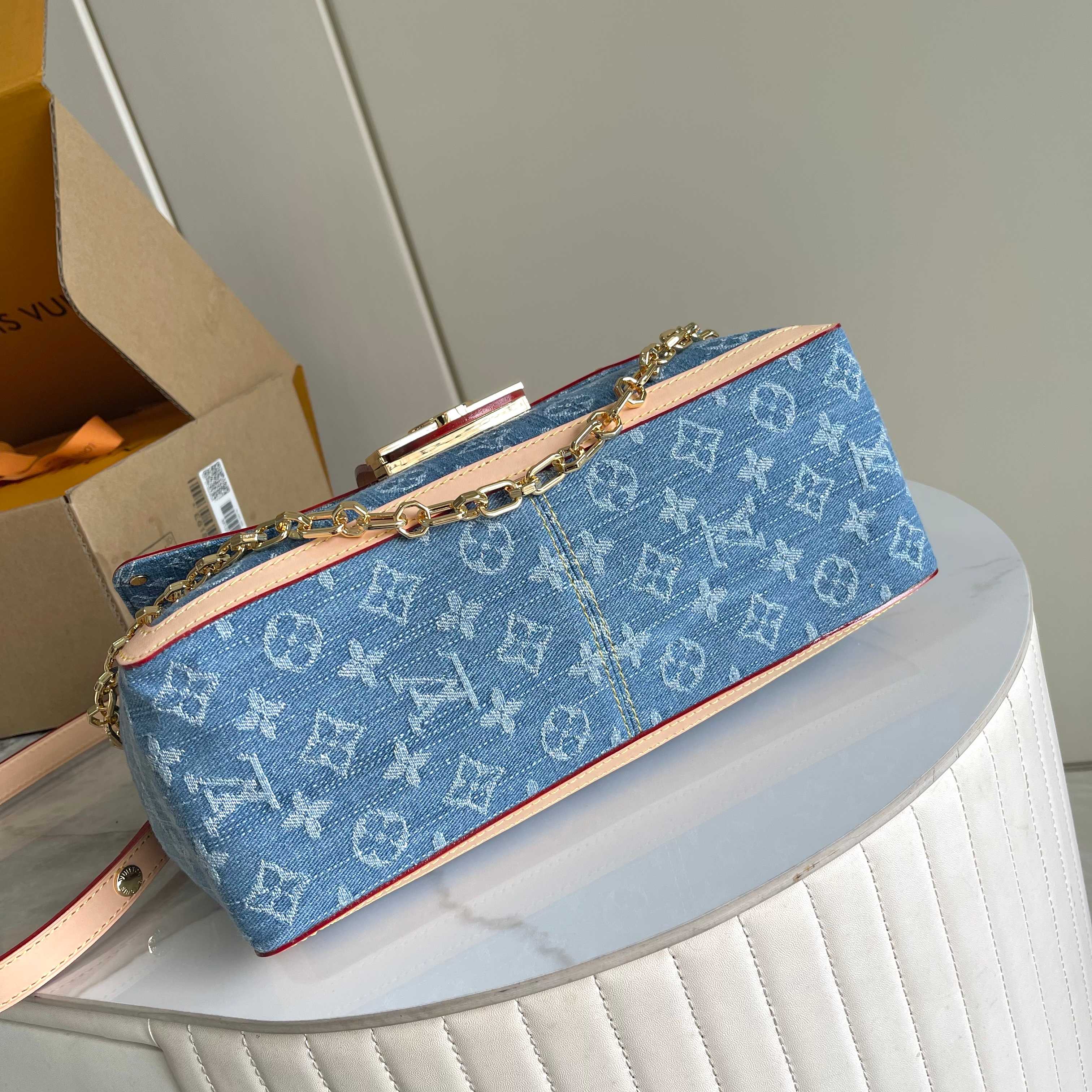 Dauphine Soft Gm Shoulder Bag Monogram Denim Blue M13319