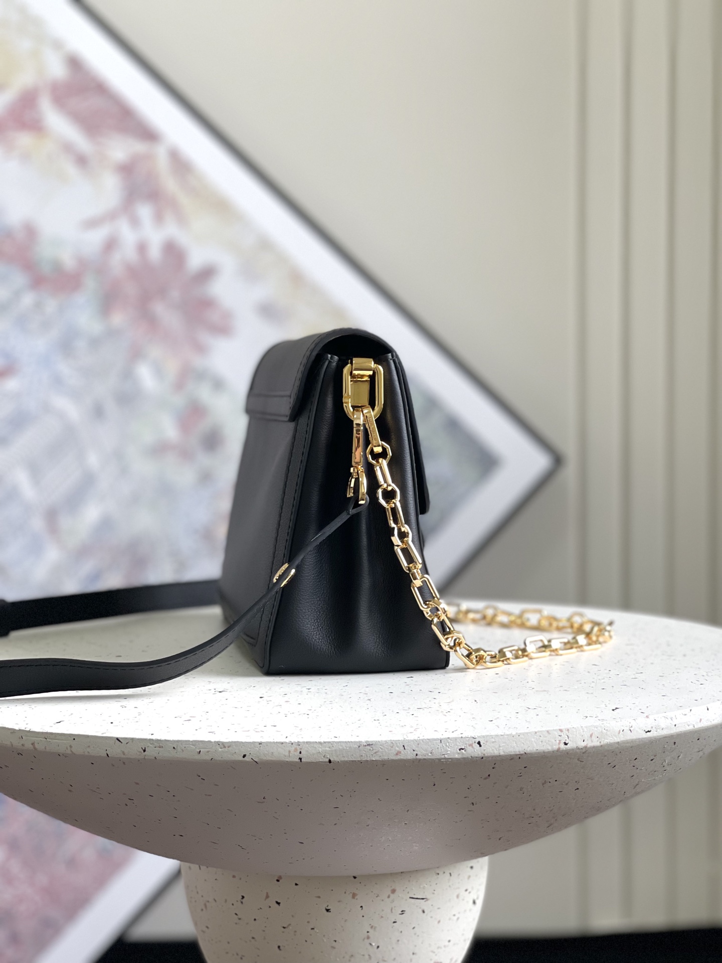 Dauphine Soft Mm Shoulder Bag Black Calfskin M25209