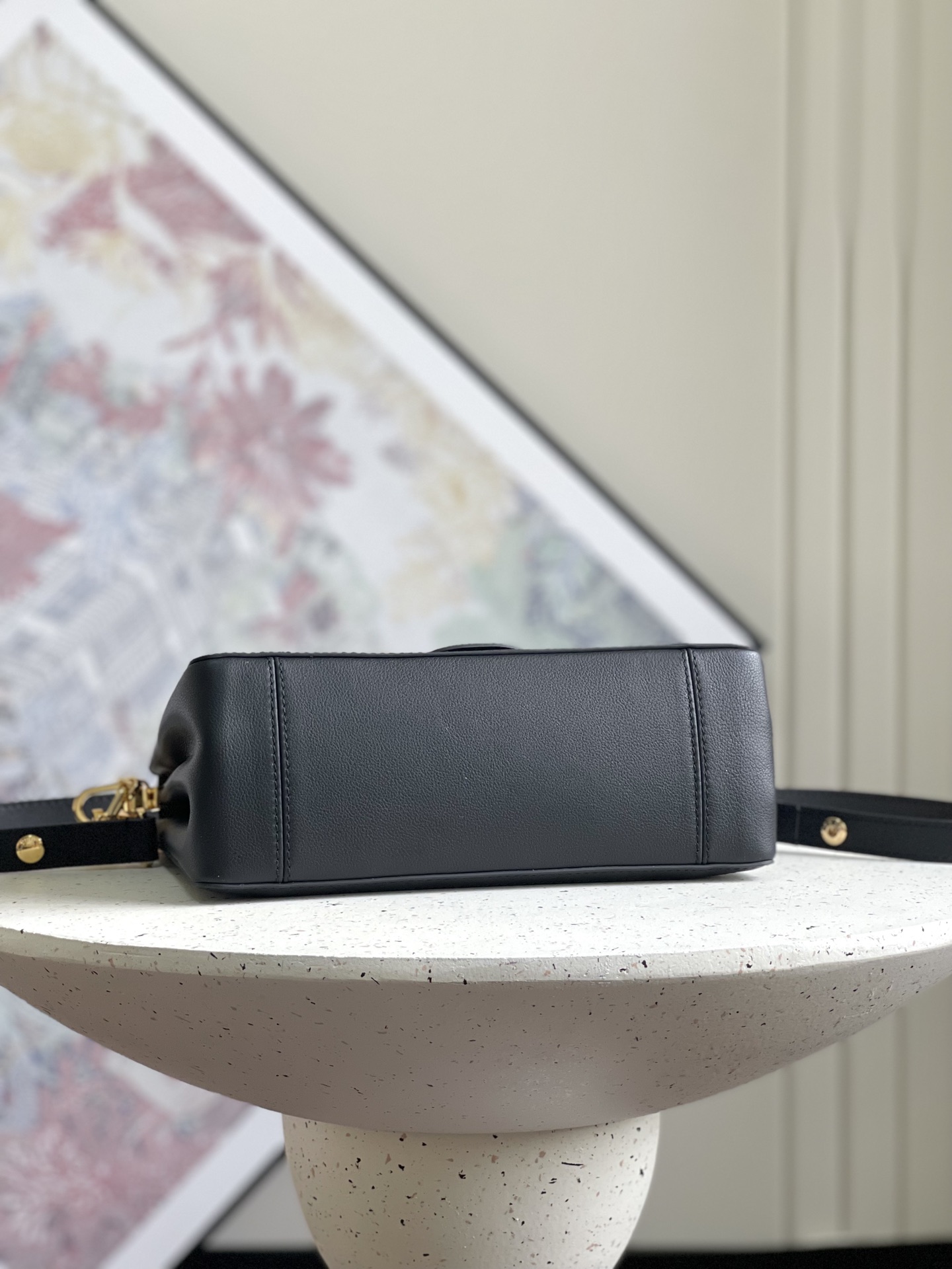 Dauphine Soft Mm Shoulder Bag Black Calfskin M25209