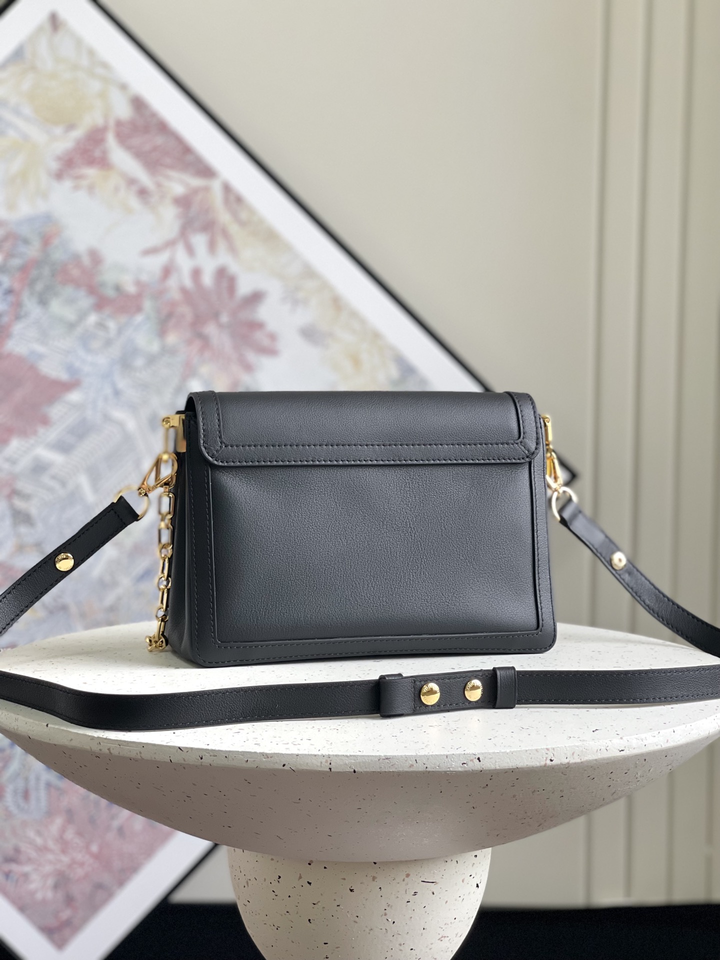 Dauphine Soft Mm Shoulder Bag Black Calfskin M25209