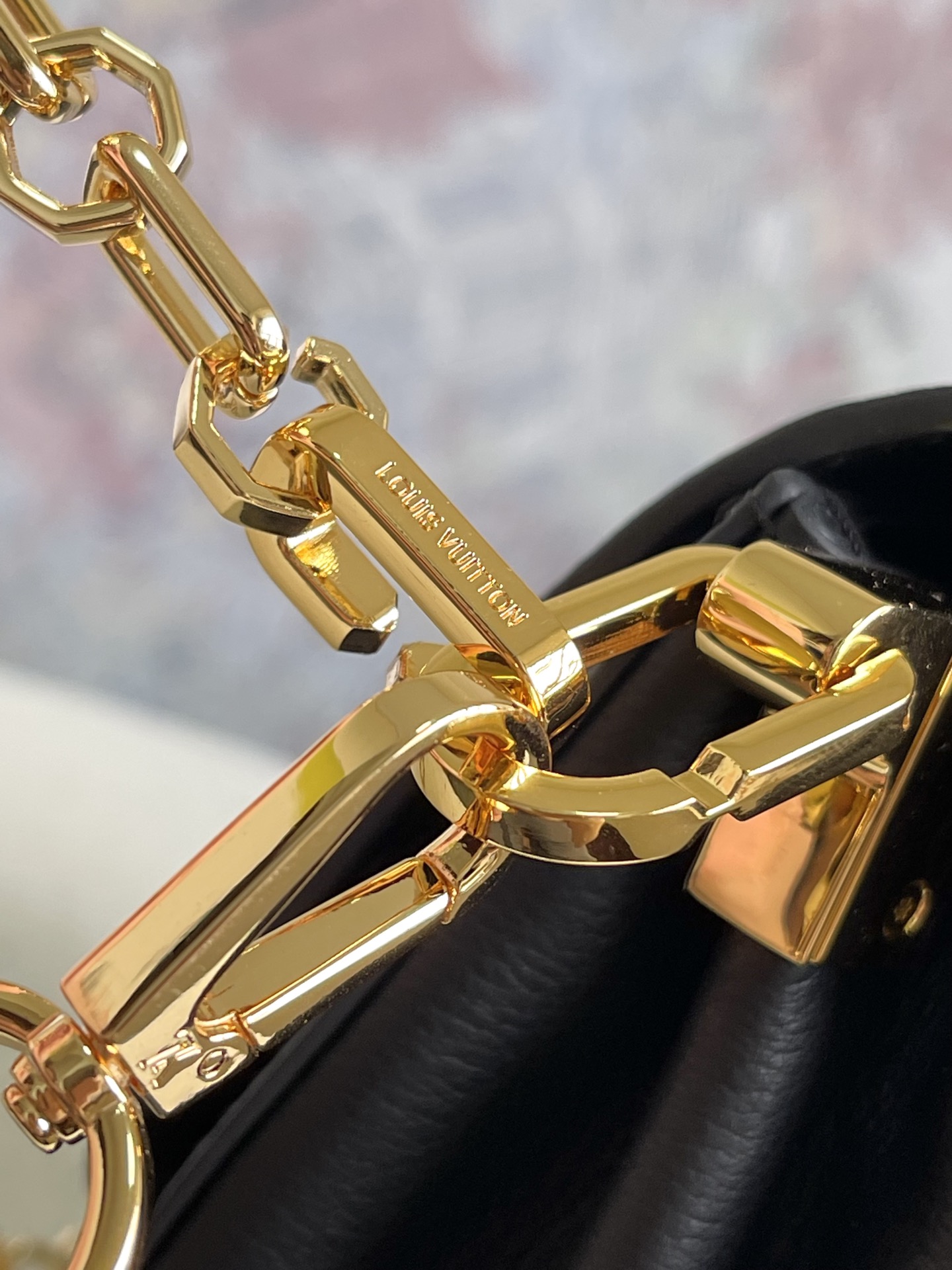 Dauphine Soft Mm Shoulder Bag Black Calfskin M25209