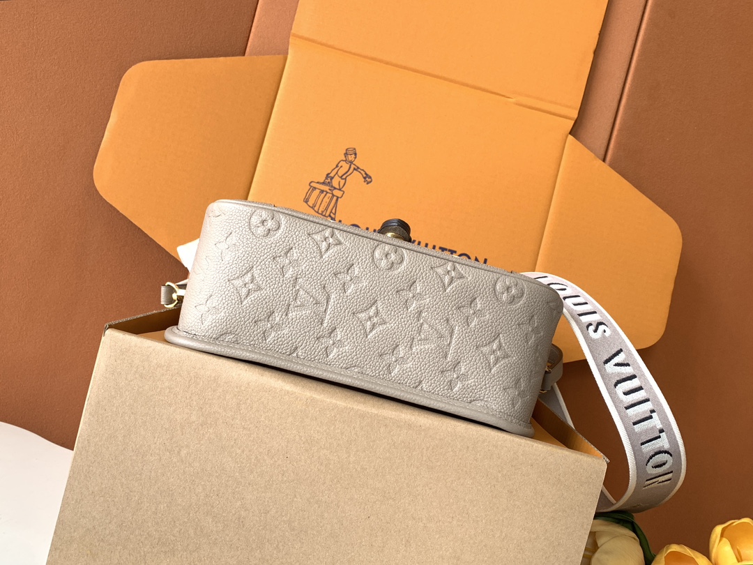 Diane Bicolor Monogram Empreinte Leather Bag Tourterelle Beige/Cream M46583