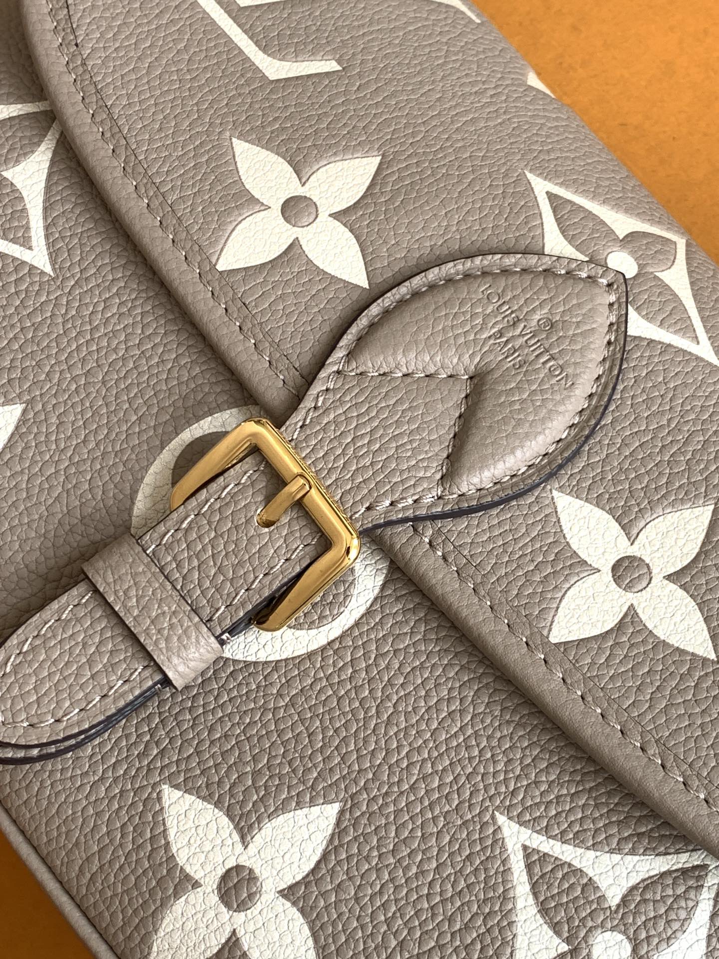 Diane Bicolor Monogram Empreinte Leather Bag Tourterelle Beige/Cream M46583