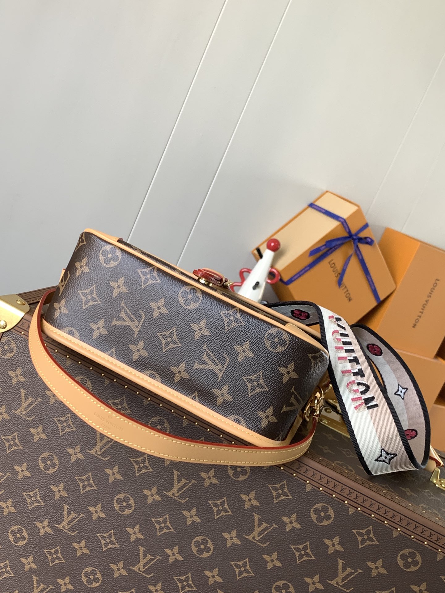 Diane Monogram Bag Black Strap M45985