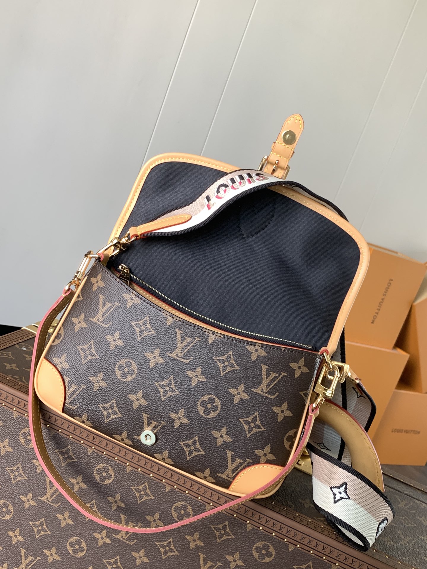 Diane Monogram Bag Black Strap M45985