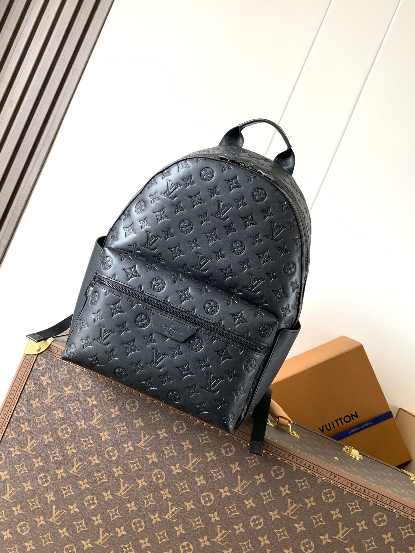 Discovery Backpack Pm Monogram Calf Leather Black M46553