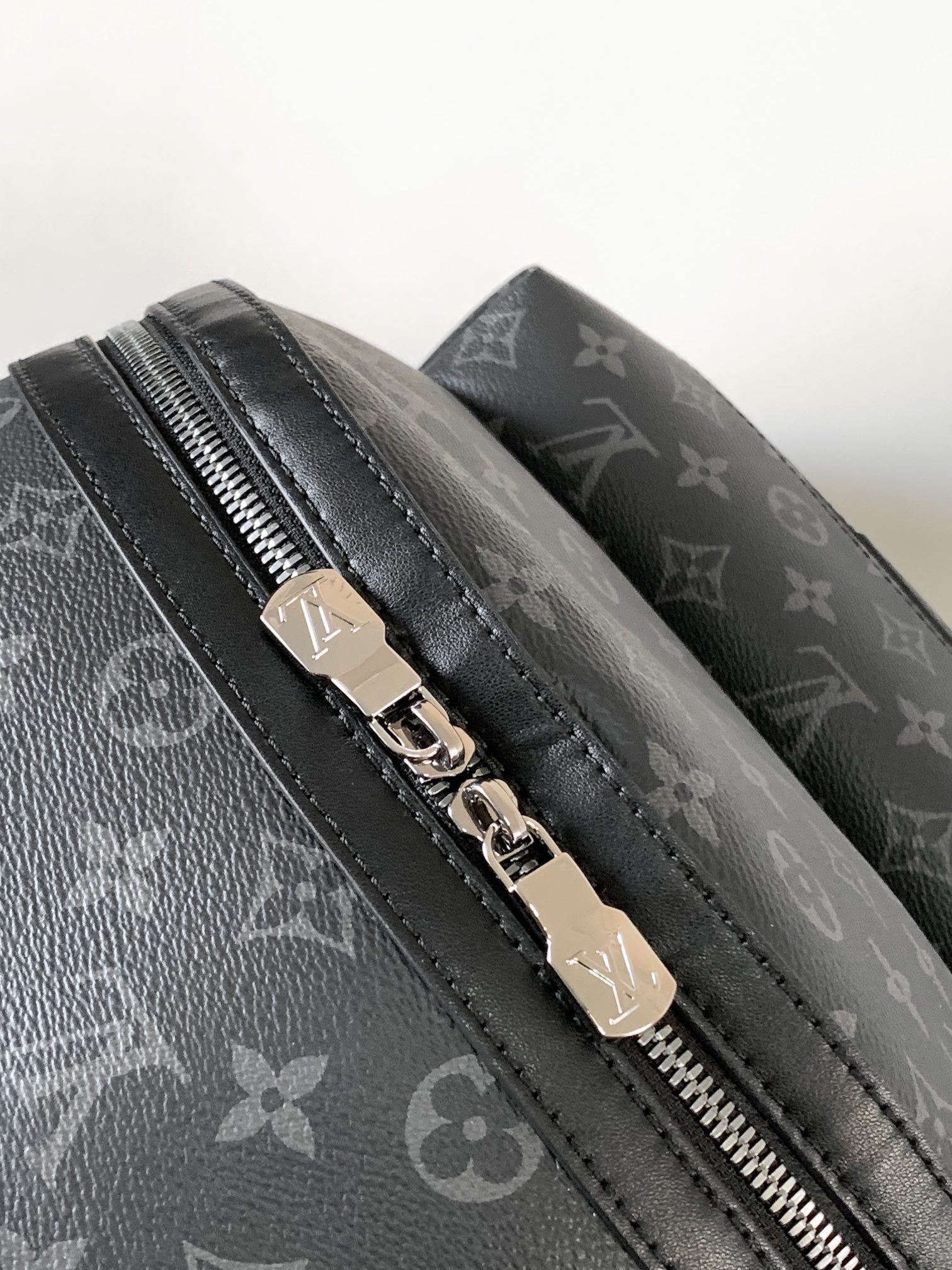 Discovery Backpack Pm Monogram Eclipse M22558