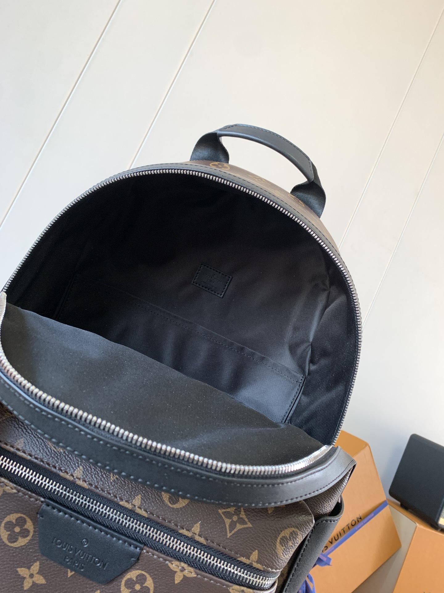 Discovery Backpack Pm Monogram Macassar M46684