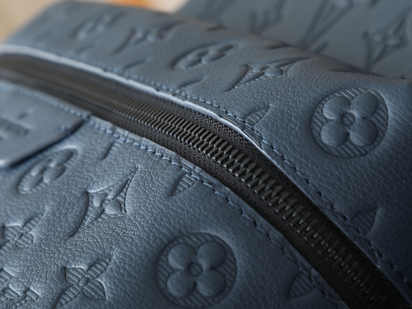 Discovery Backpack Pm Monogram Shadow Navy Blue M14884