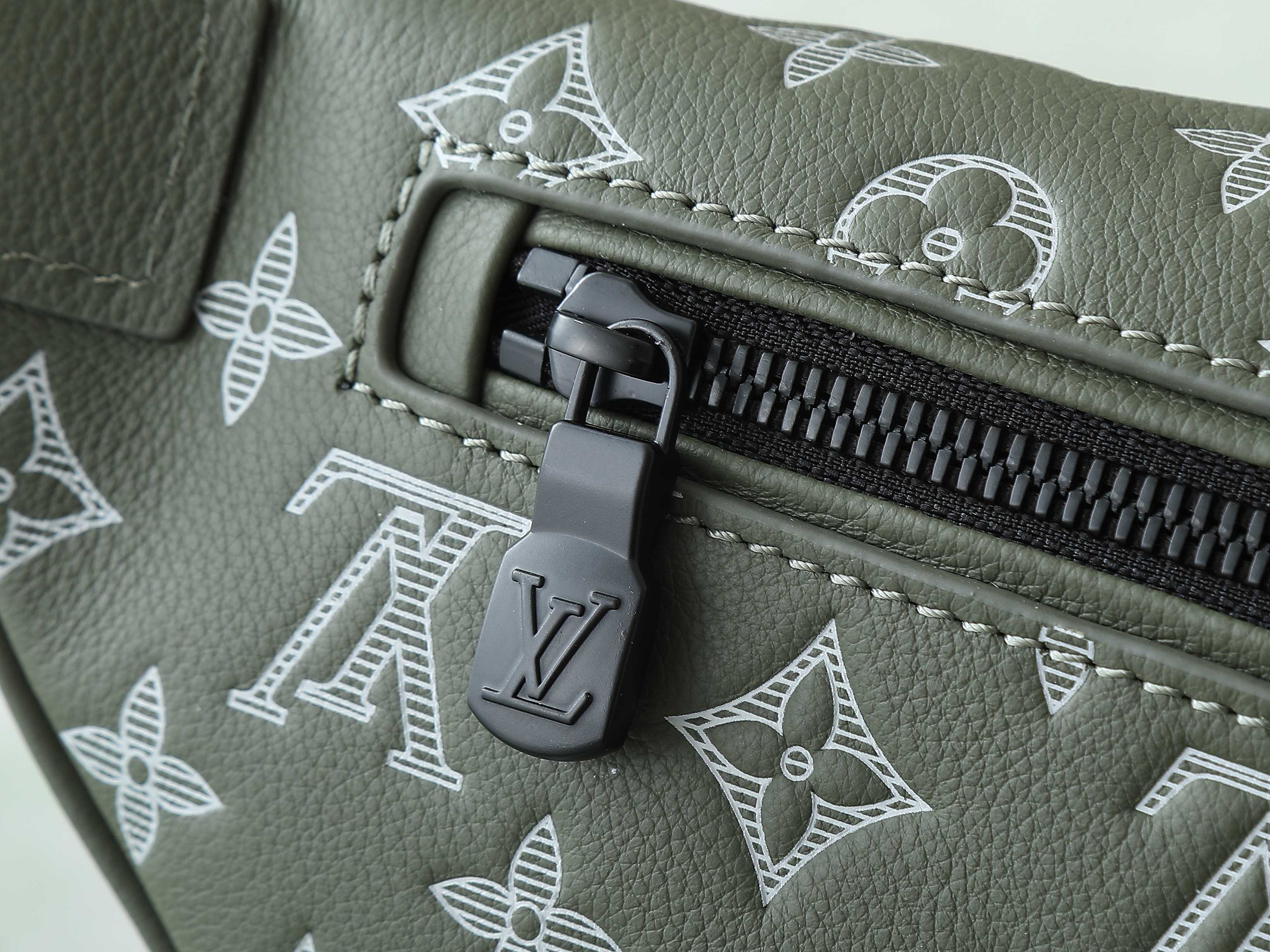 Discovery Bumbag G65 Monogram Shadow Olive Green M12508