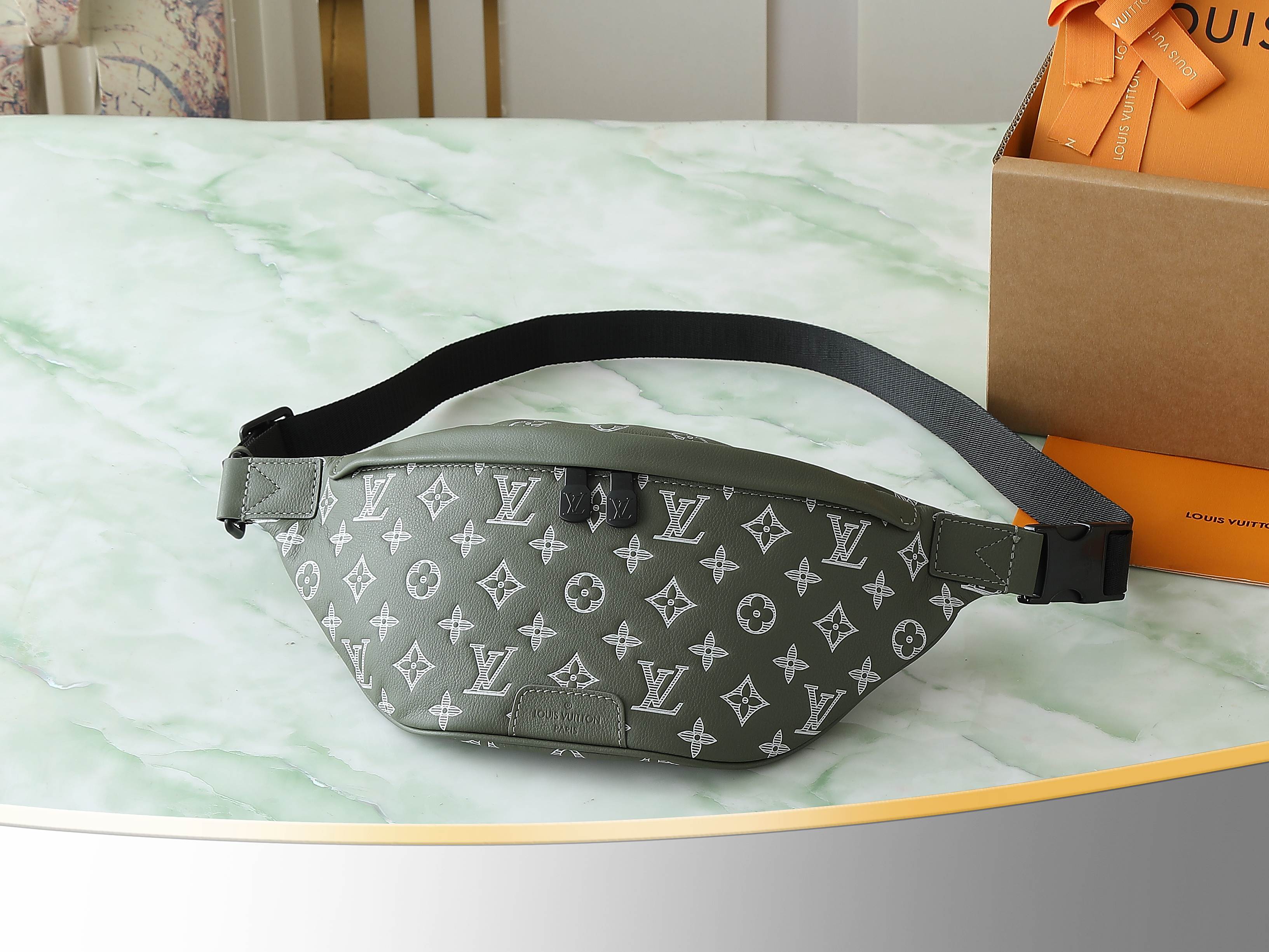 Discovery Bumbag G65 Monogram Shadow Olive Green M12508