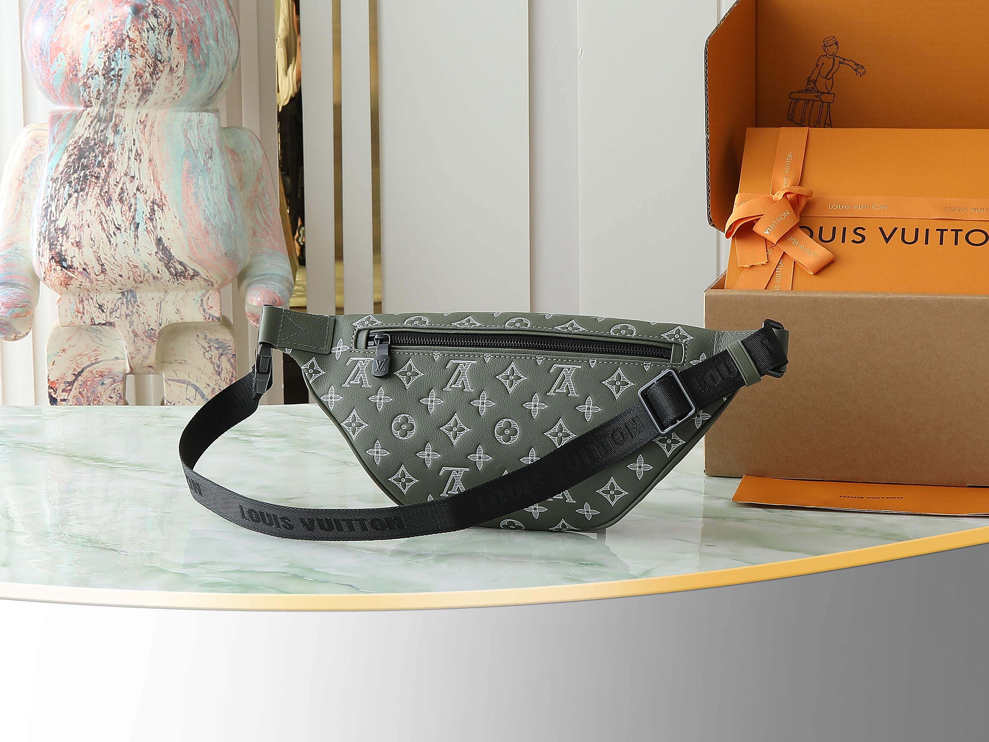Discovery Bumbag G65 Monogram Shadow Olive Green M12508