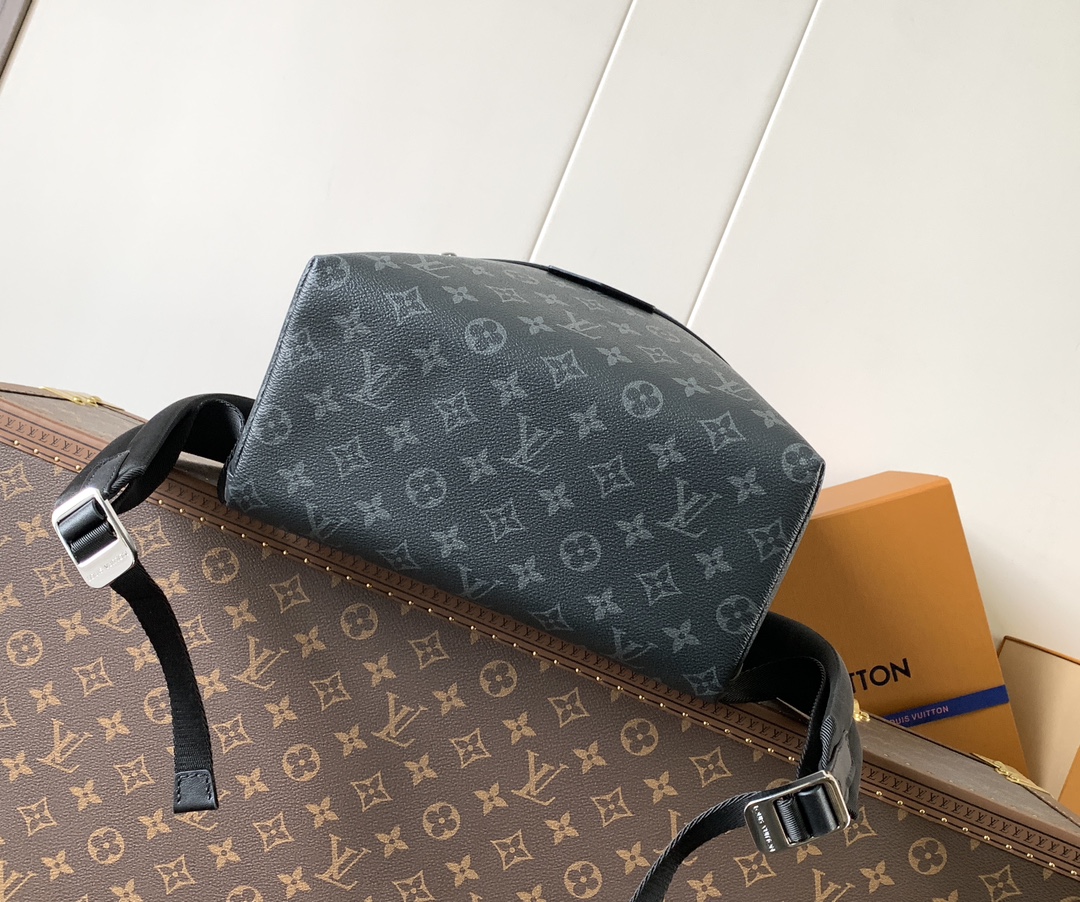 Discovery Slim Backpack Monogram Eclipse M14020