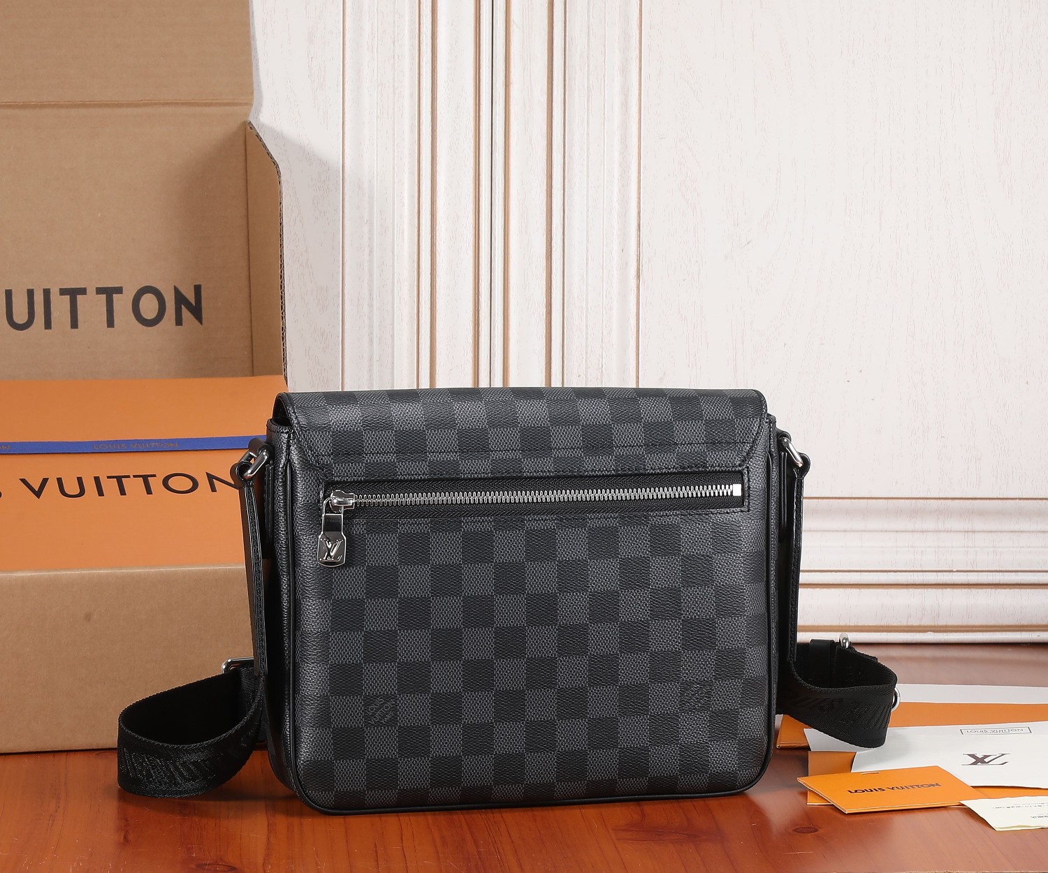 District Pm Messenger Bag Damier Graphite N42710