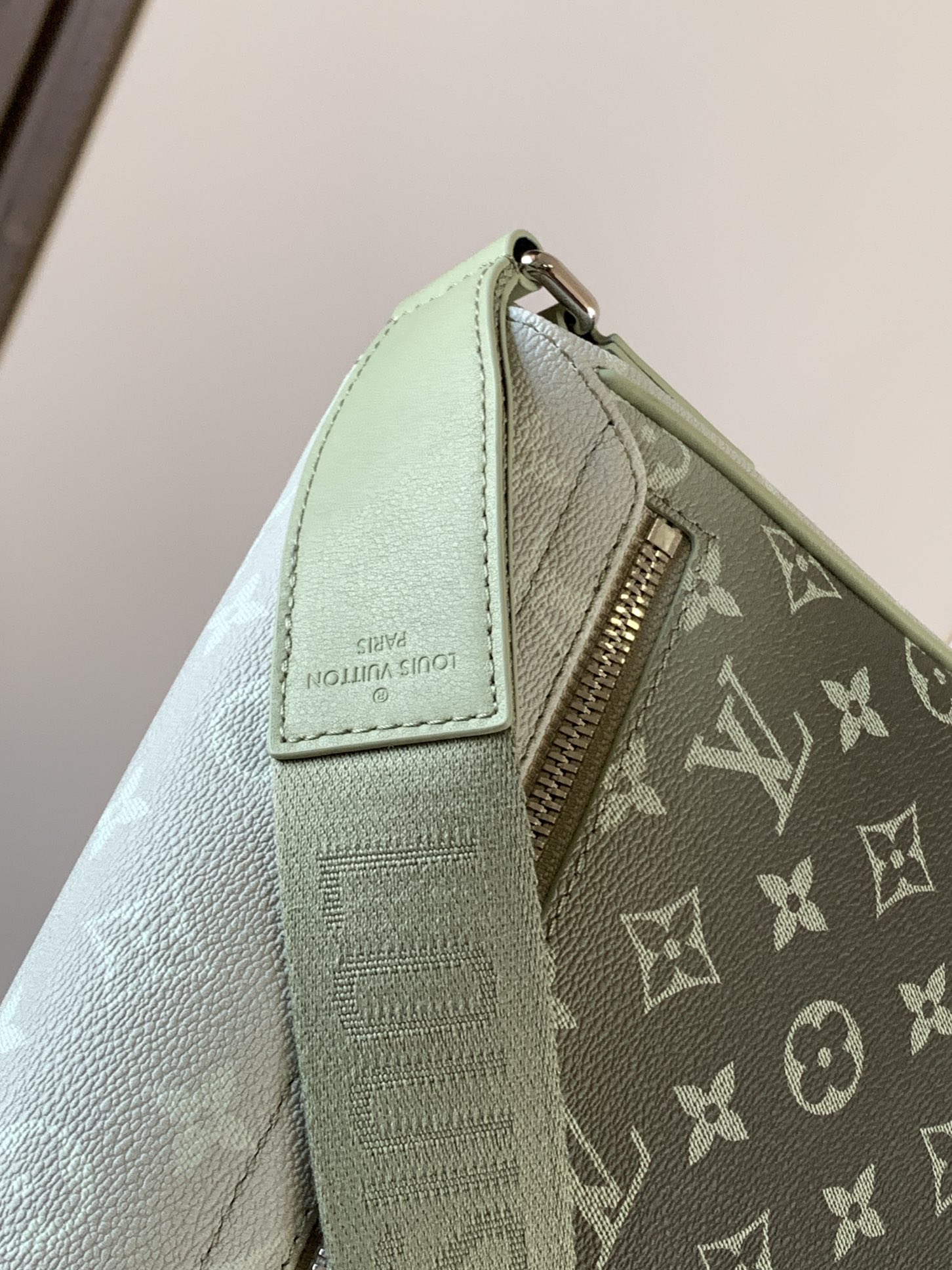 District Pm Messenger Bag Khaki Green Monogram Gradient M11593
