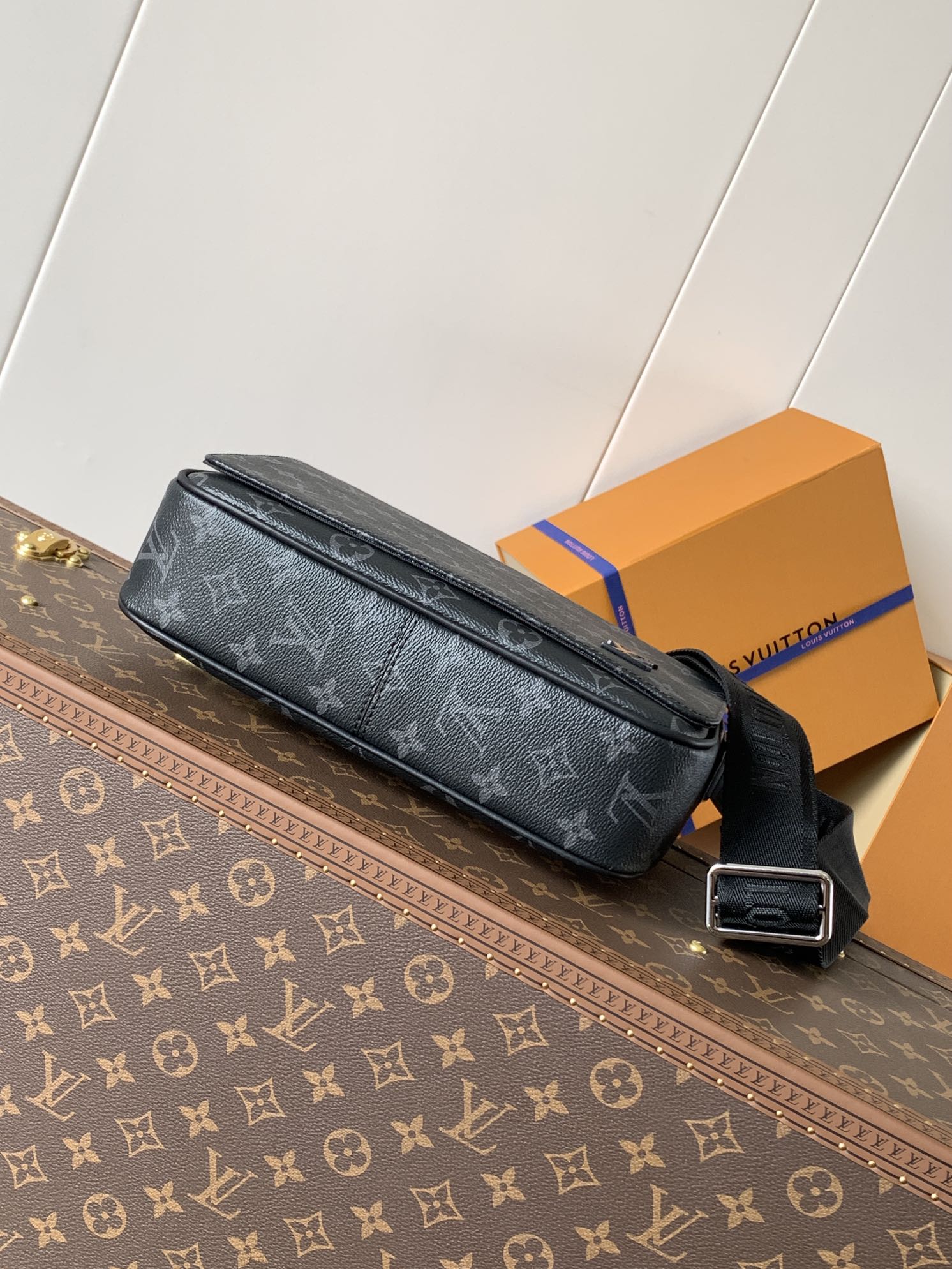 District Pm Messenger Bag Monogram Eclipse M46255