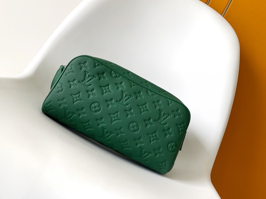 Dopp Kit Toilet Pouch Borneo Green Taurillon Monogram M12863