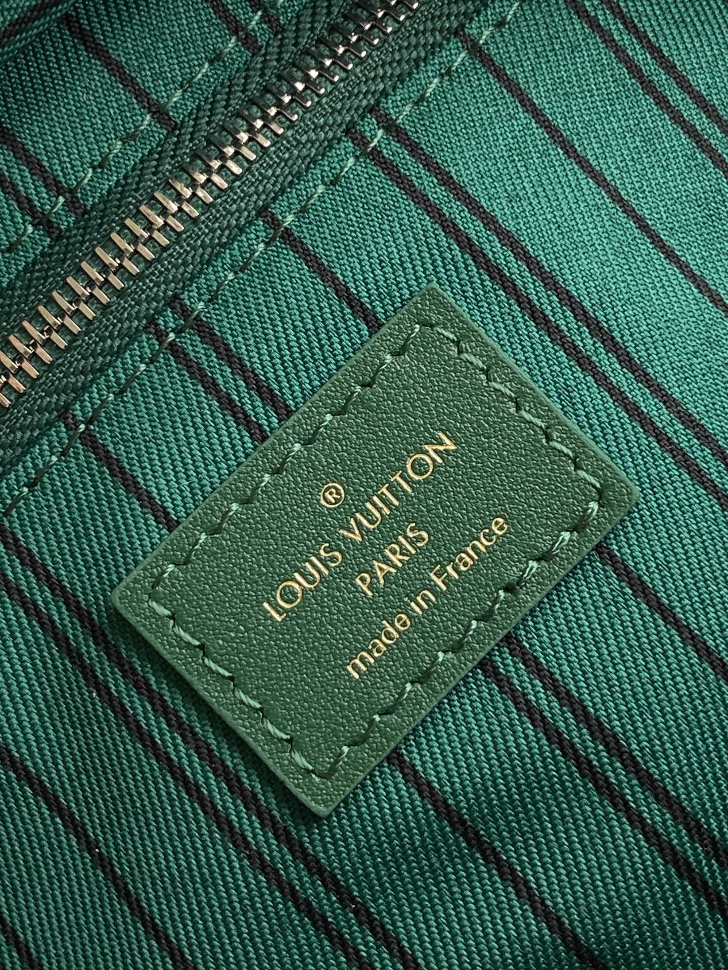 Dopp Kit Toilet Pouch Borneo Green Taurillon Monogram M12863
