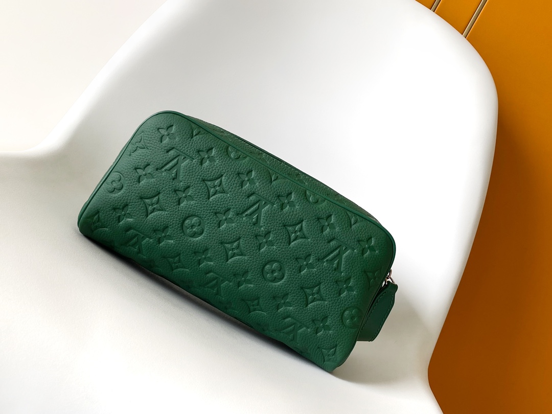 Dopp Kit Toilet Pouch Borneo Green Taurillon Monogram M12863