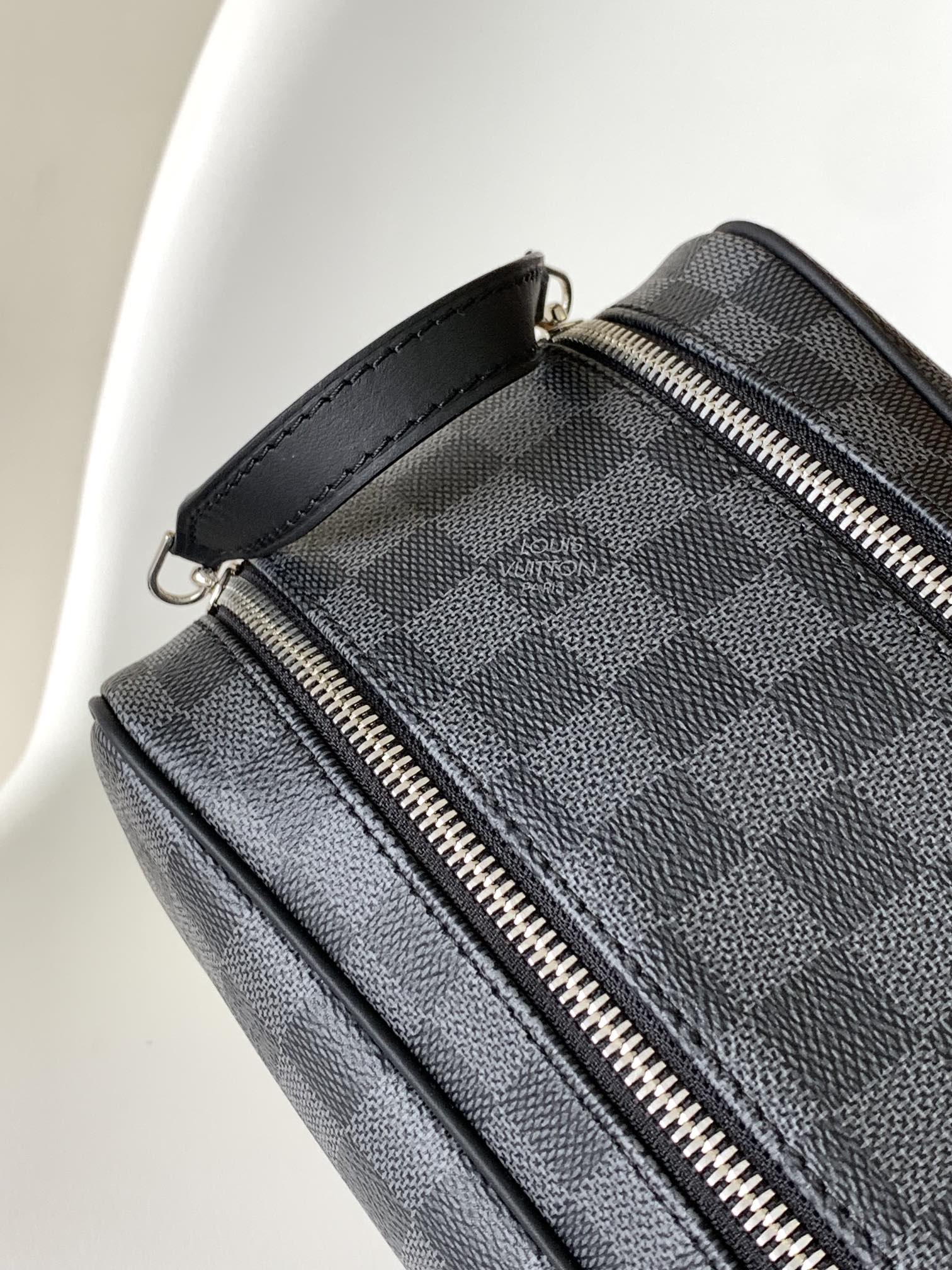 Dopp Kit Toilet Pouch Damier Graphite Black N40127