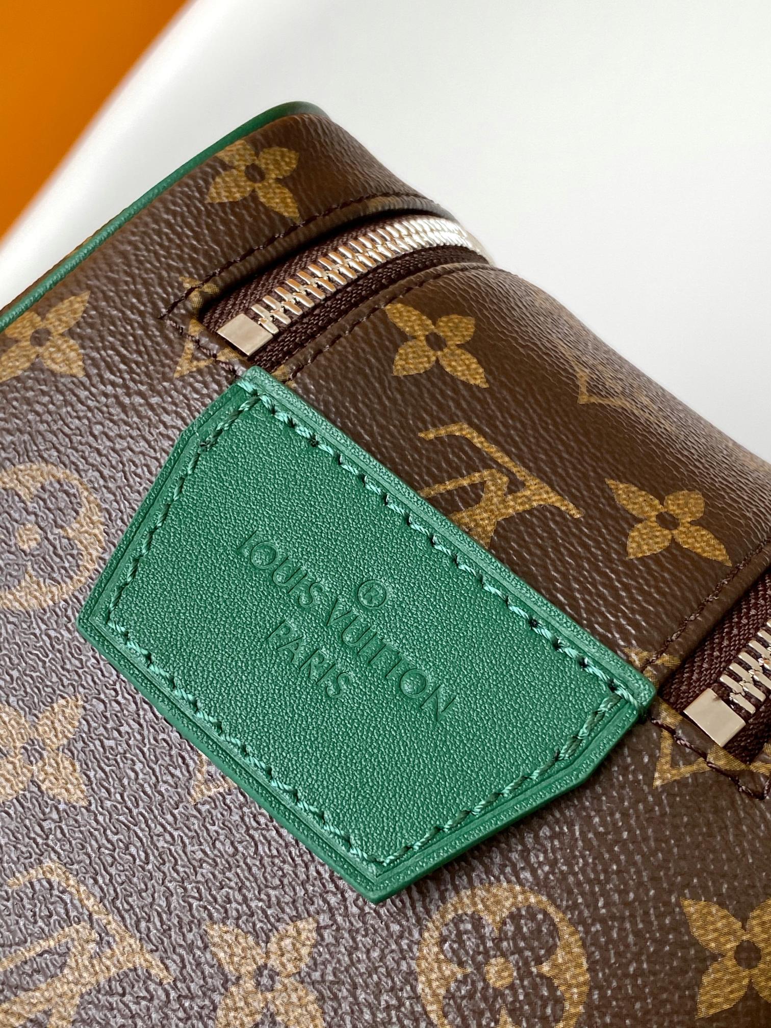 Dopp Kit Toilet Pouch Monogram Borneo Green M12639