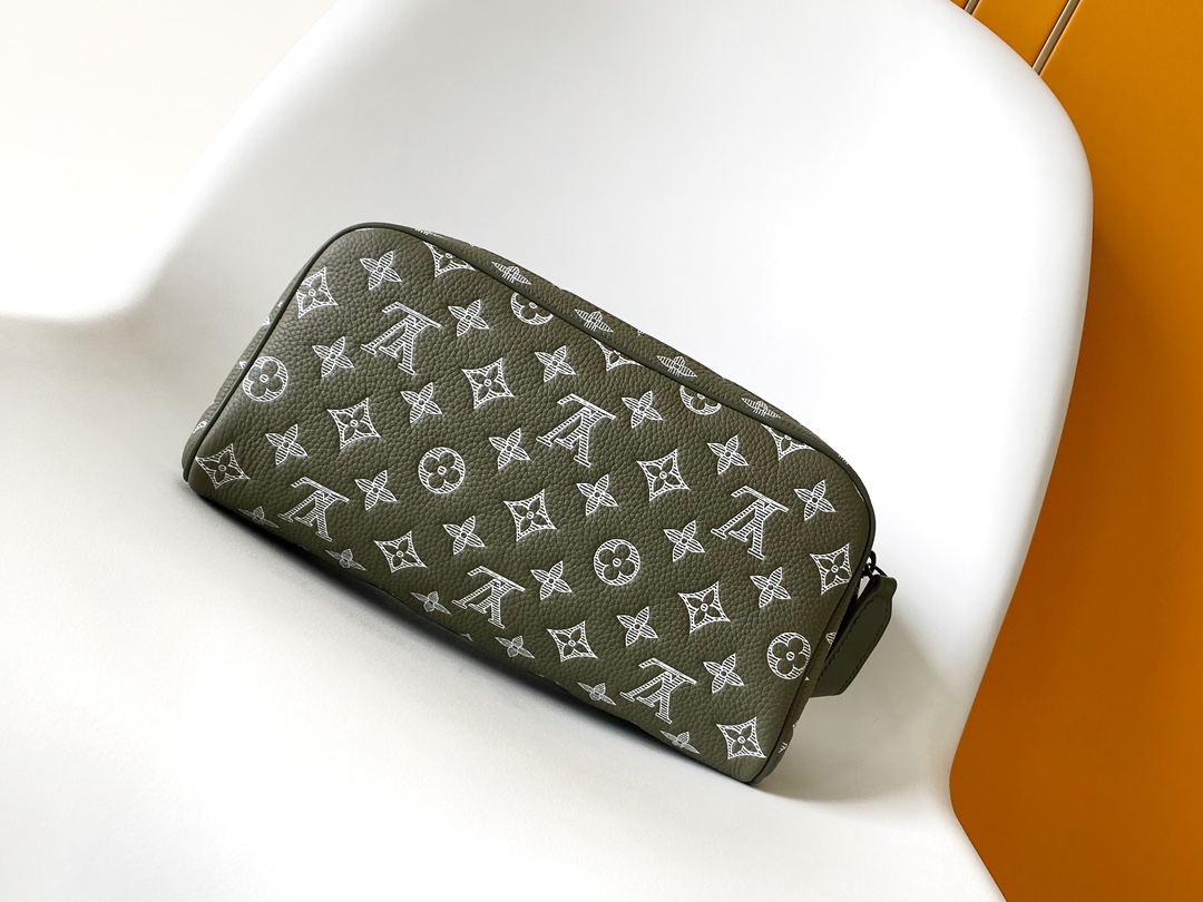 Dopp Kit Toilet Pouch Monogram Olive Green M12651
