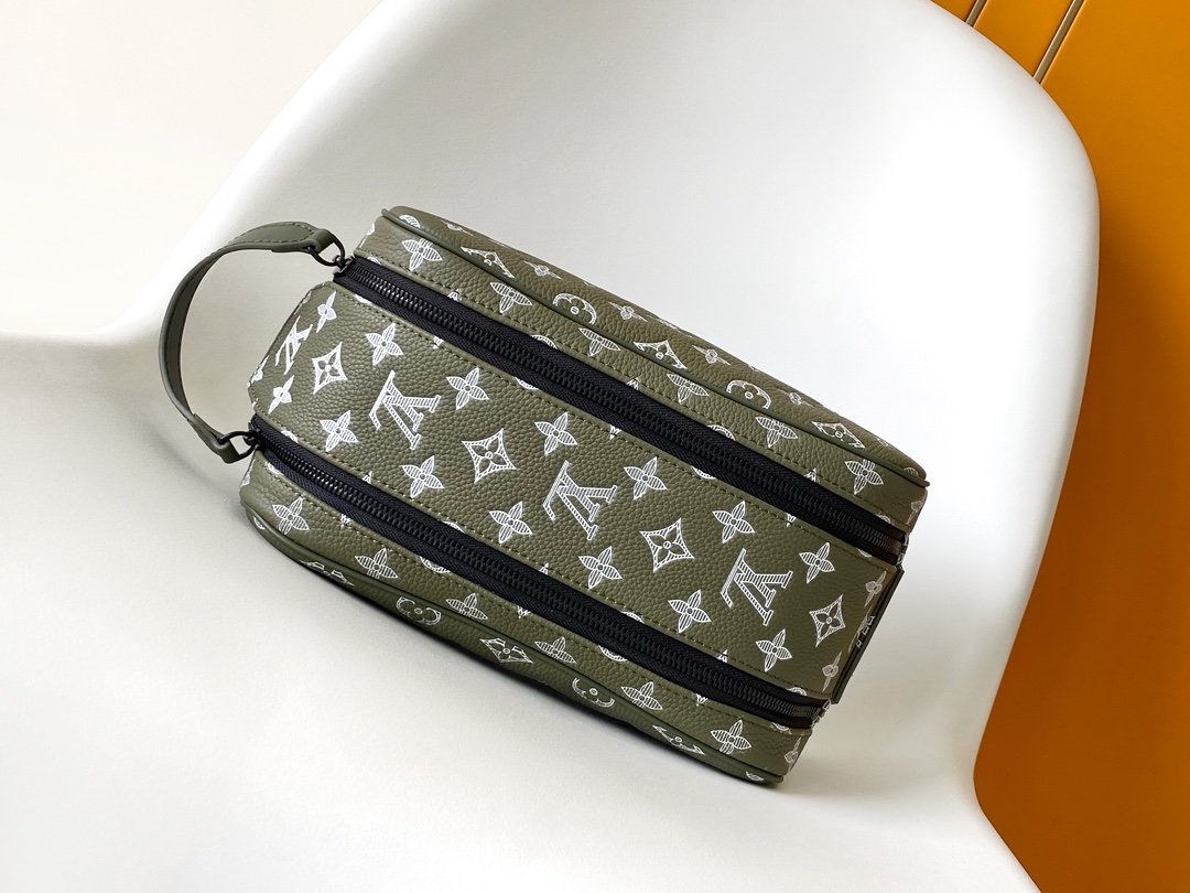 Dopp Kit Toilet Pouch Monogram Olive Green M12651