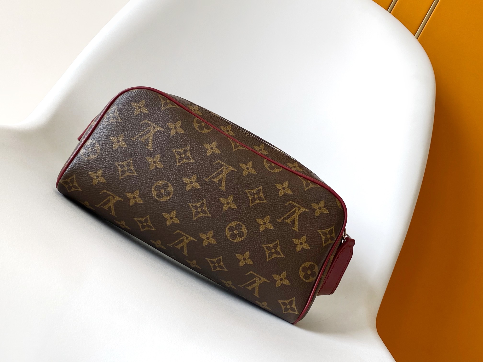 Dopp Kit Toilet Pouch Monogram Sari Red M12640