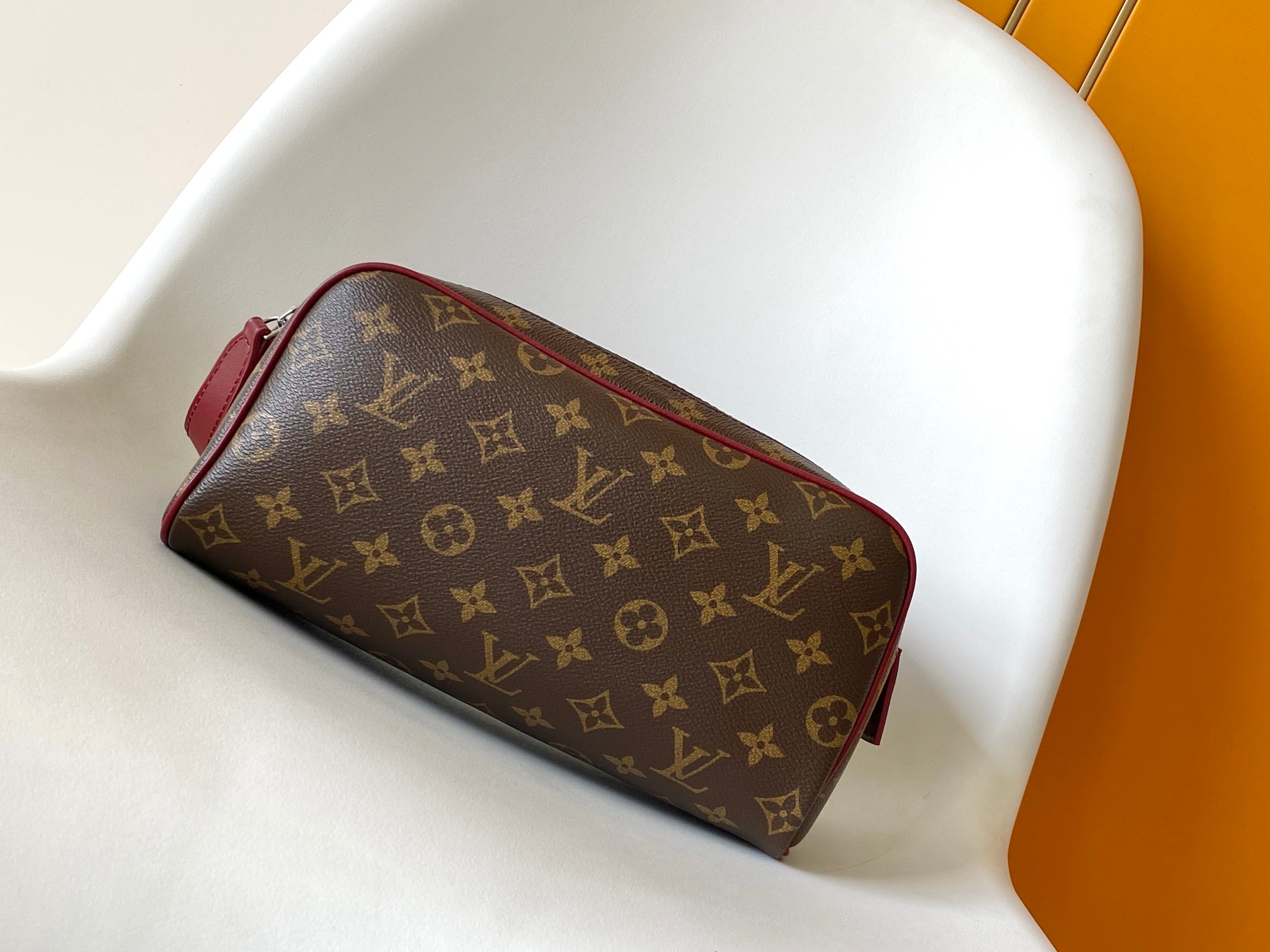Dopp Kit Toilet Pouch Monogram Sari Red M12640