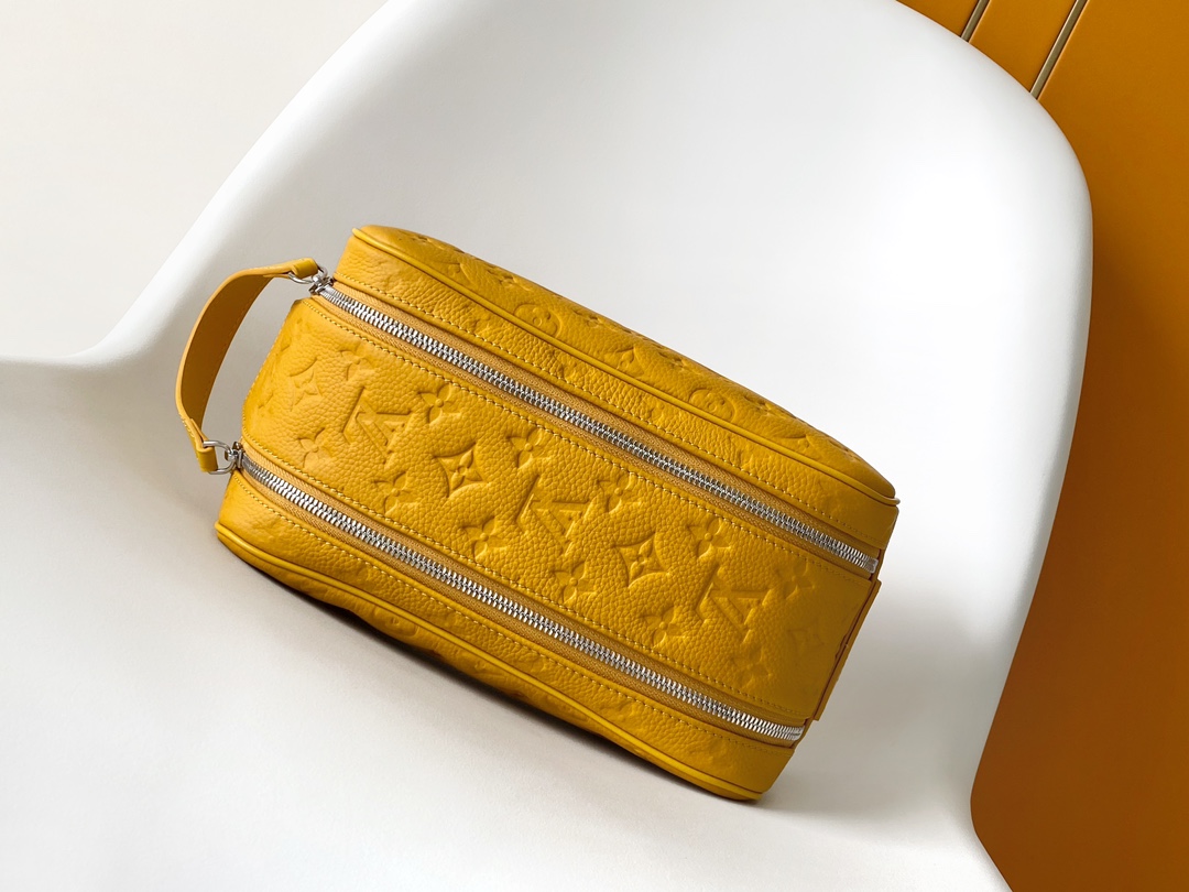 Dopp Kit Toilet Pouch Safran Yellow Taurillon Monogram M13009