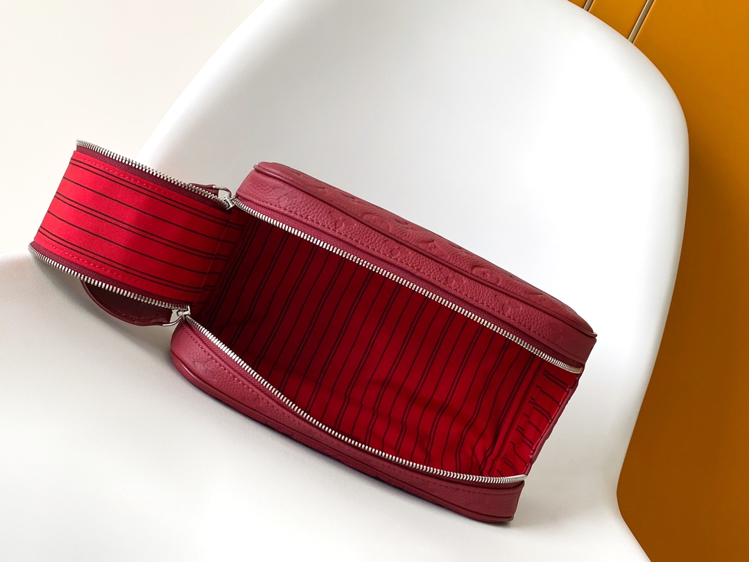 Dopp Kit Toilet Pouch Sari Red Taurillon Monogram M13023