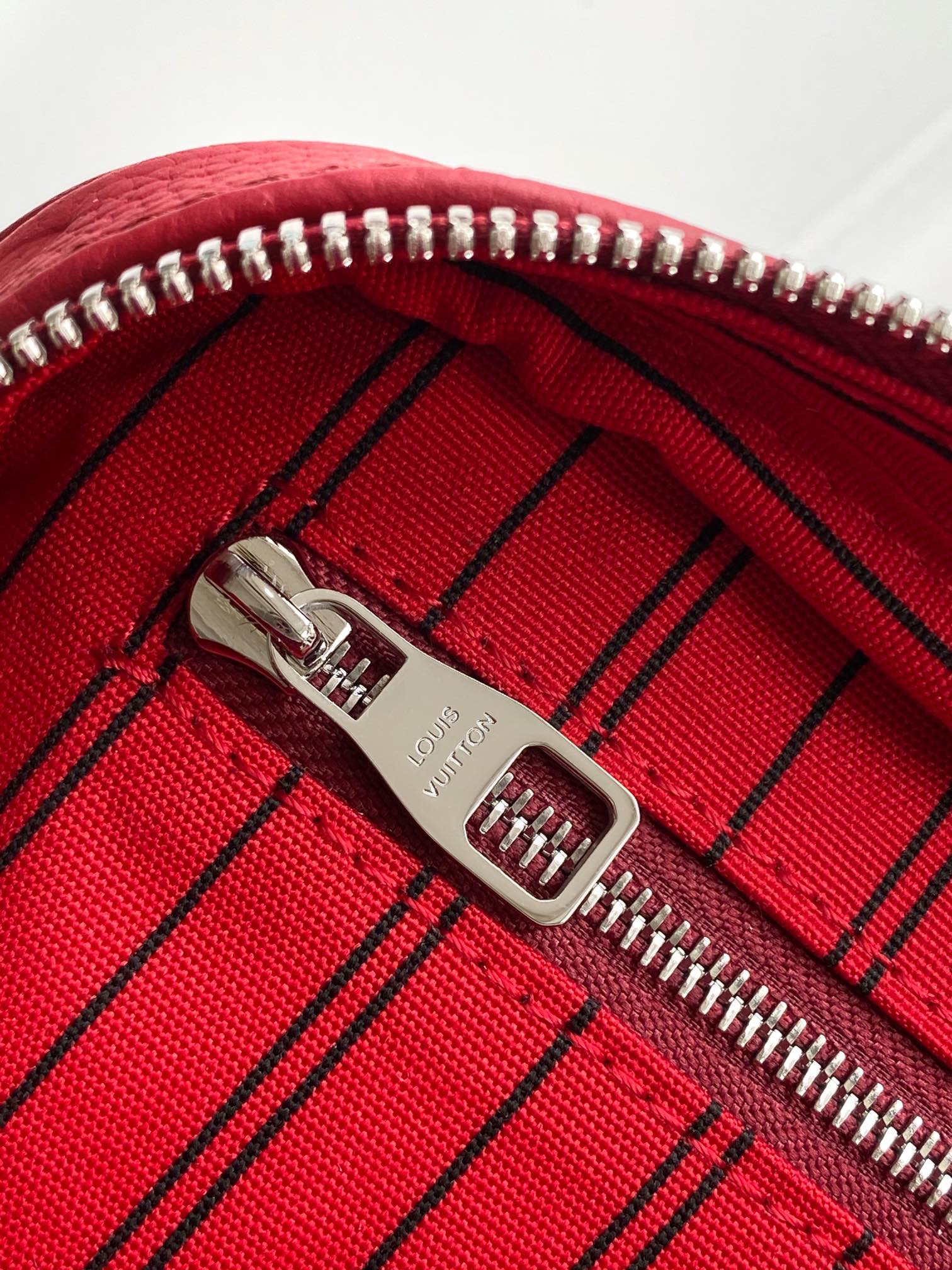 Dopp Kit Toilet Pouch Sari Red Taurillon Monogram M13023