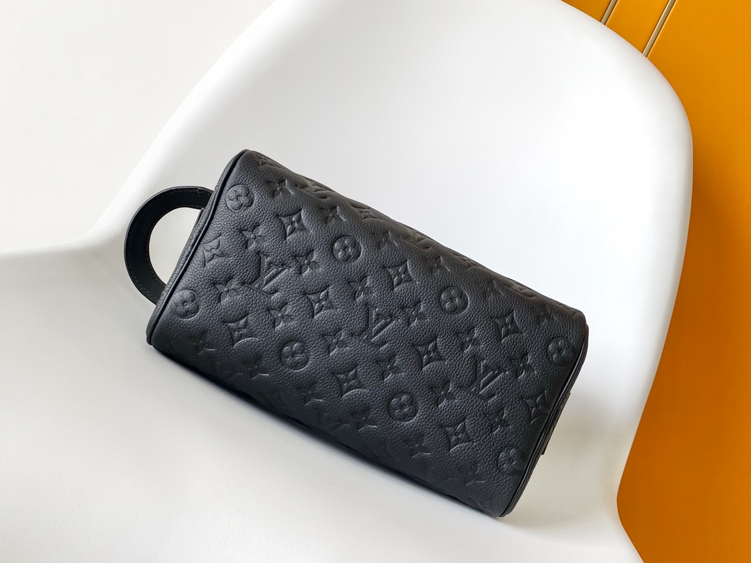 Dopp Kit Toilet Pouch Taurillon Monogram Leather Black M59478