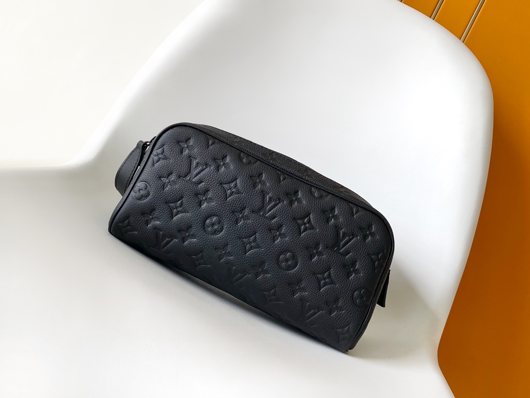 Dopp Kit Toilet Pouch Taurillon Monogram Leather Black M59478