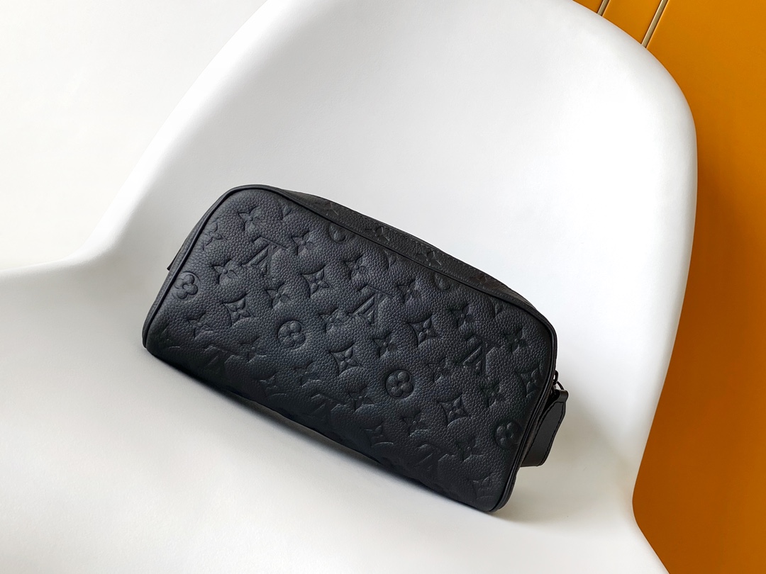 Dopp Kit Toilet Pouch Taurillon Monogram Leather Black M59478