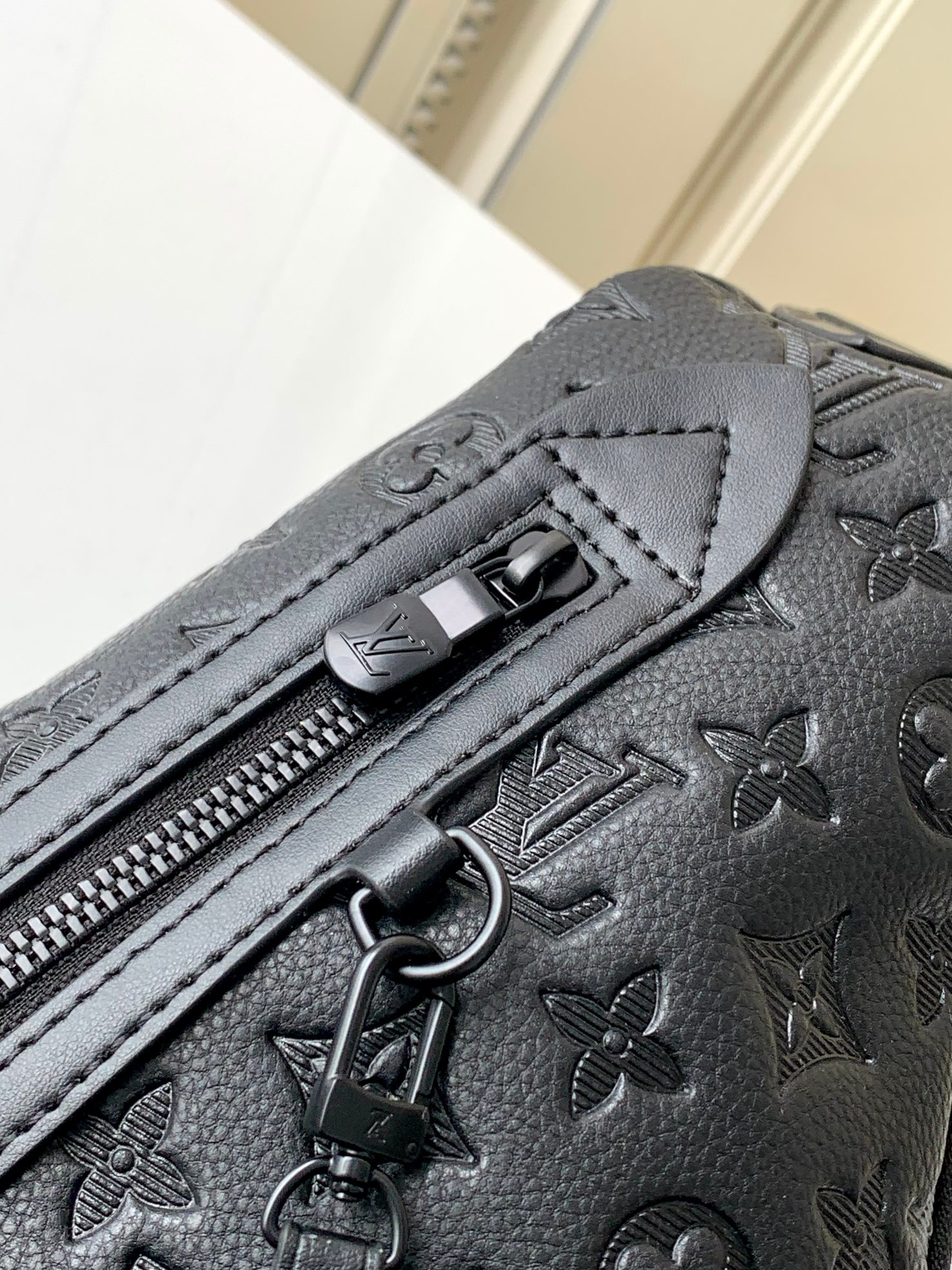 Duo Slingbag Black Claf Leather M21890