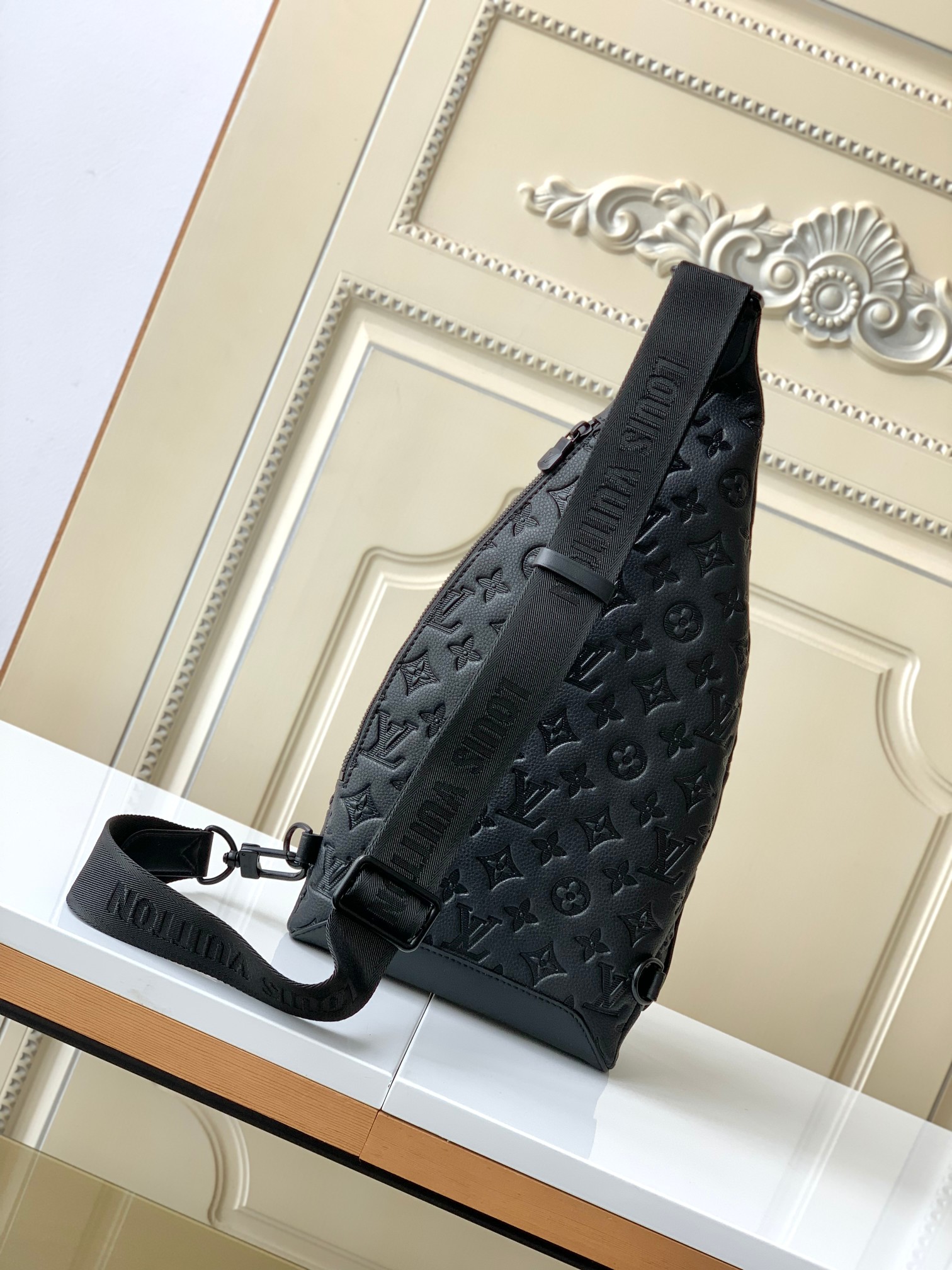 Duo Slingbag Black Claf Leather M21890