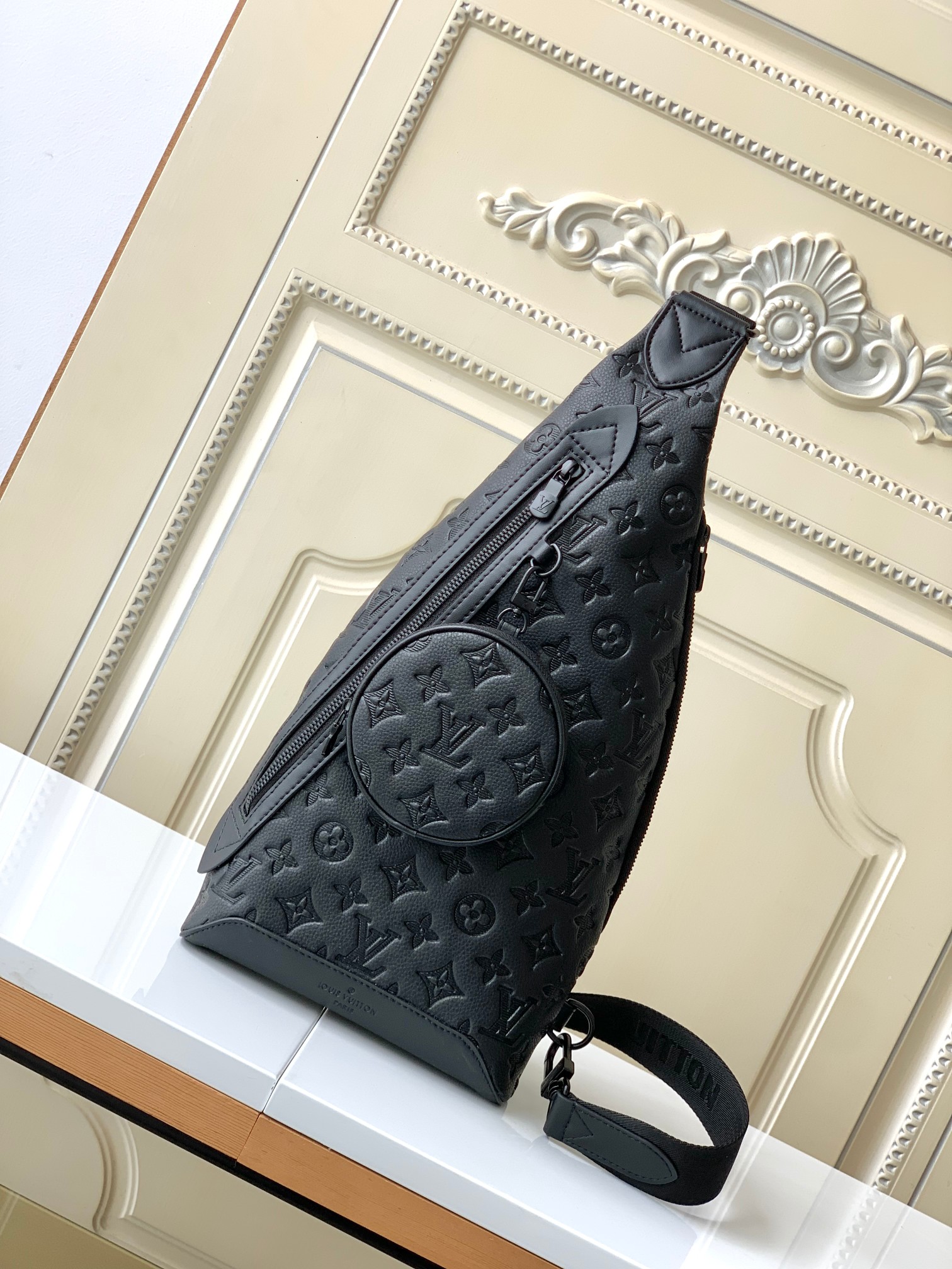 Duo Slingbag Black Claf Leather M21890
