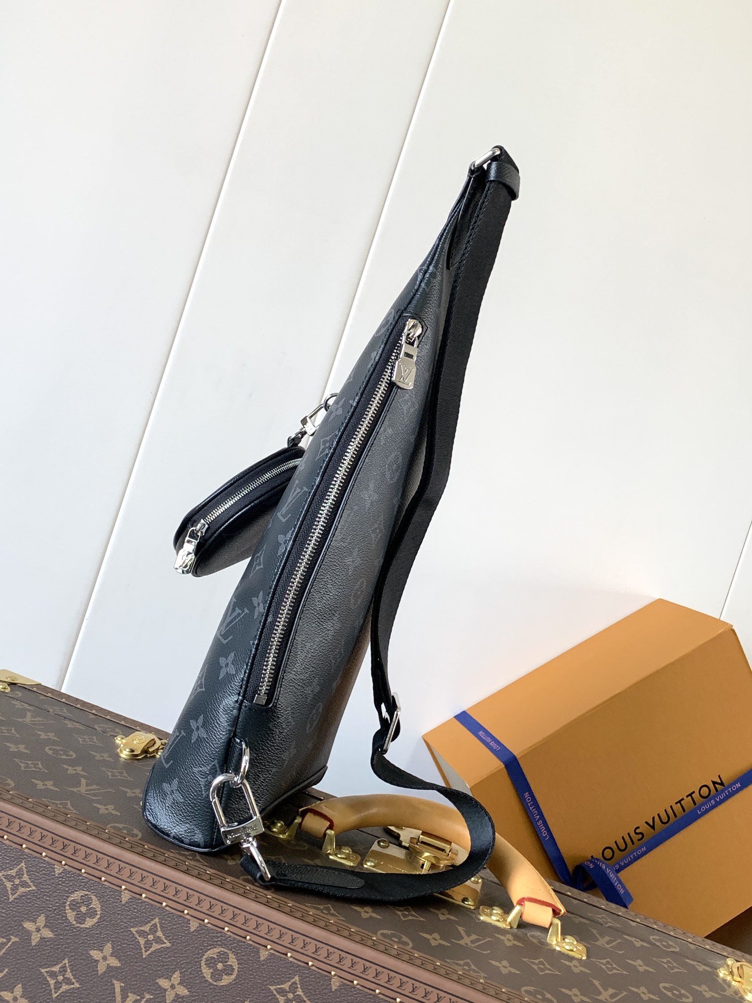 Duo Slingbag Monogram Black M30936
